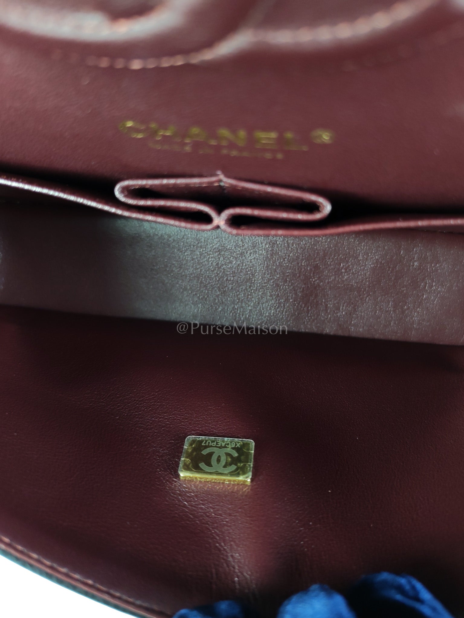 Classic Double Flap Medium in Caviar Leather and Gold Hardware (Microchip) | Purse Maison Luxury Bags Shop