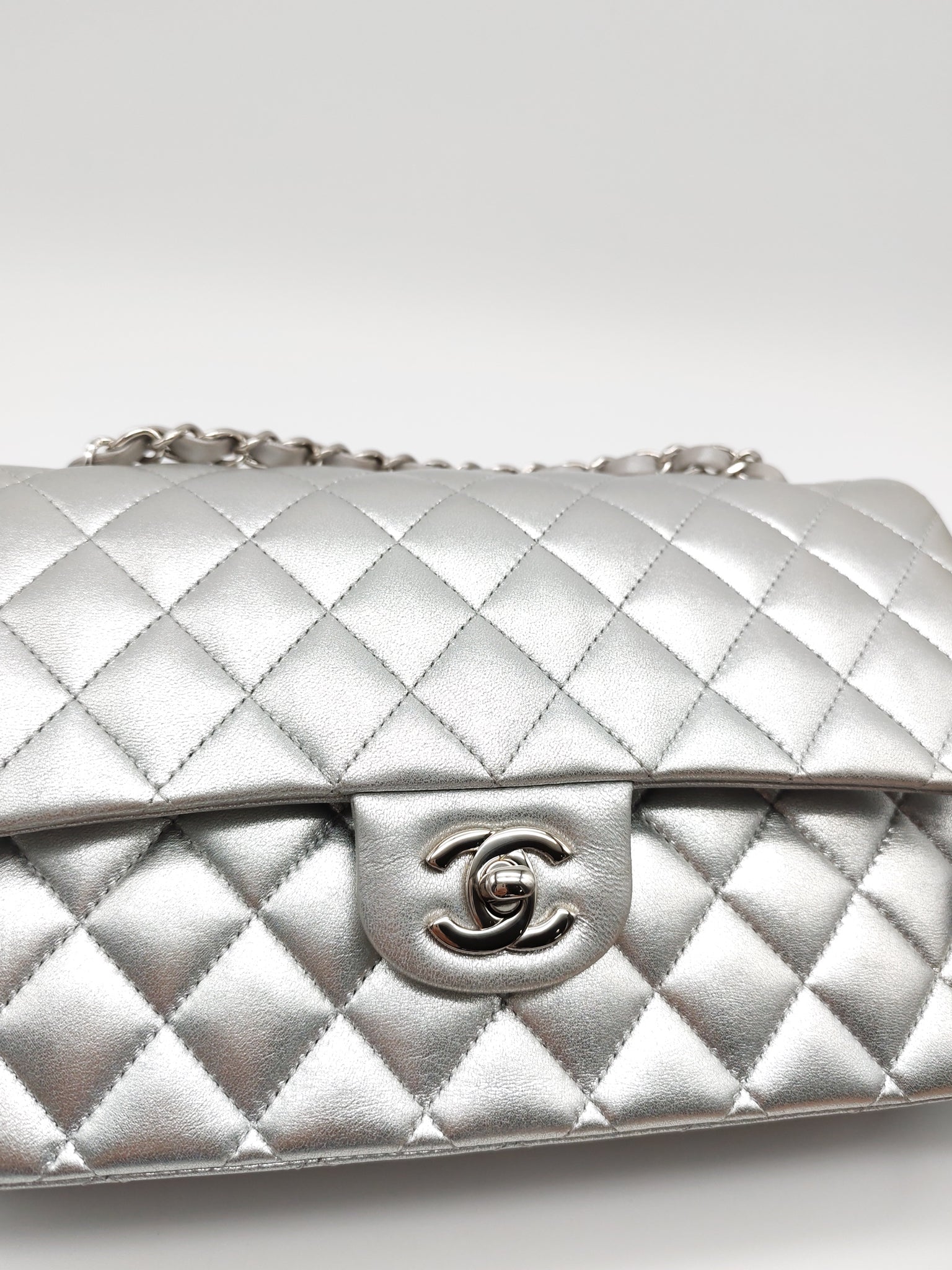 Classic Double Flap Medium in Metallic Silver and Silver Hardware (Microchip) | Purse Maison Luxury Bags Shop