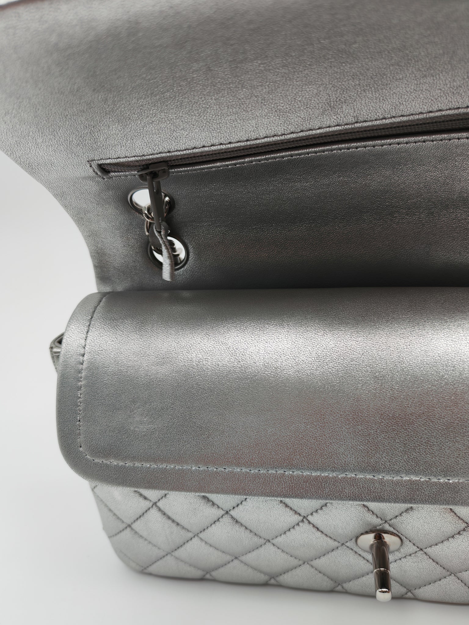 Classic Double Flap Medium in Metallic Silver and Silver Hardware (Microchip) | Purse Maison Luxury Bags Shop