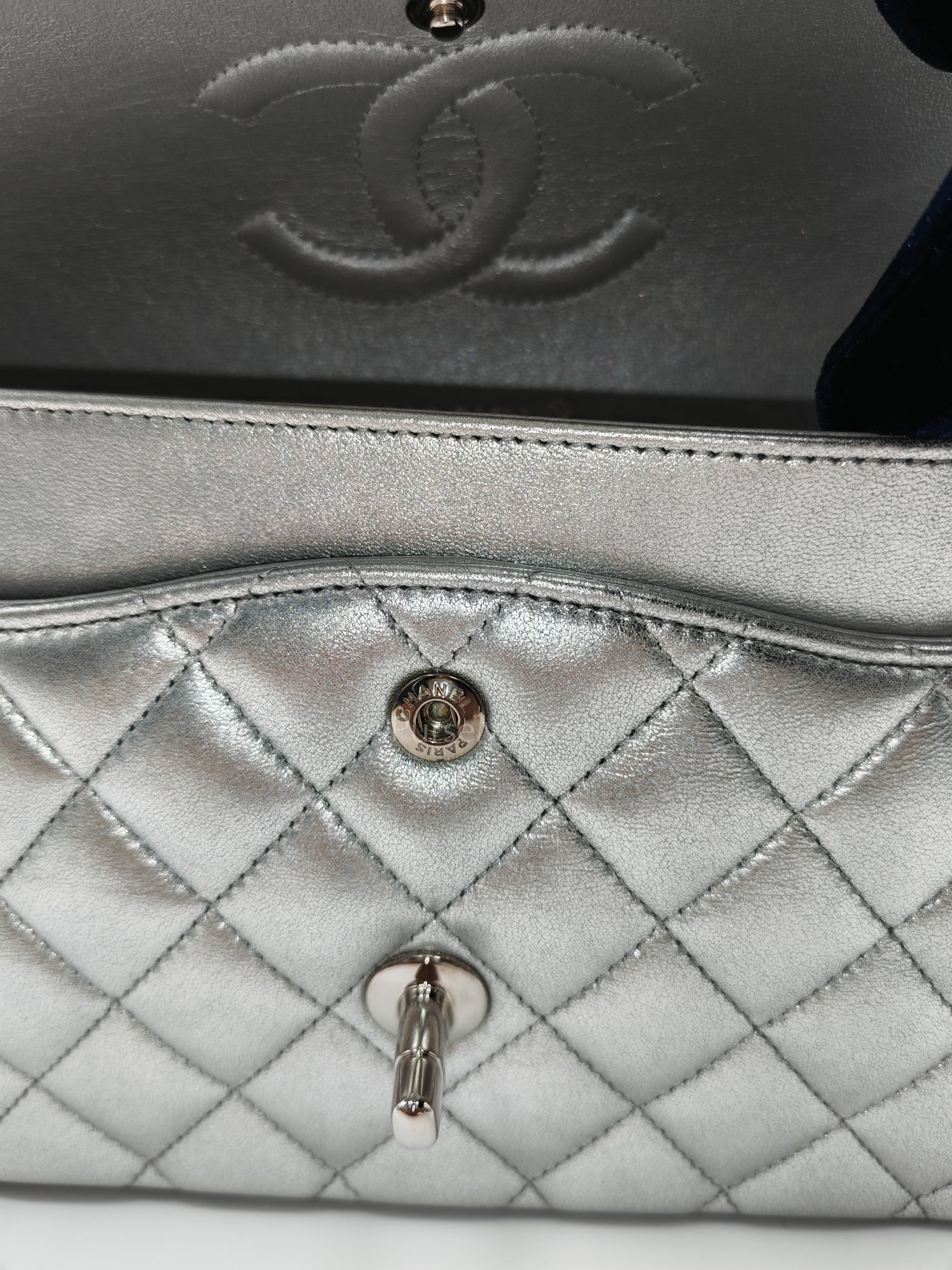 Classic Double Flap Medium in Metallic Silver and Silver Hardware (Microchip) | Purse Maison Luxury Bags Shop