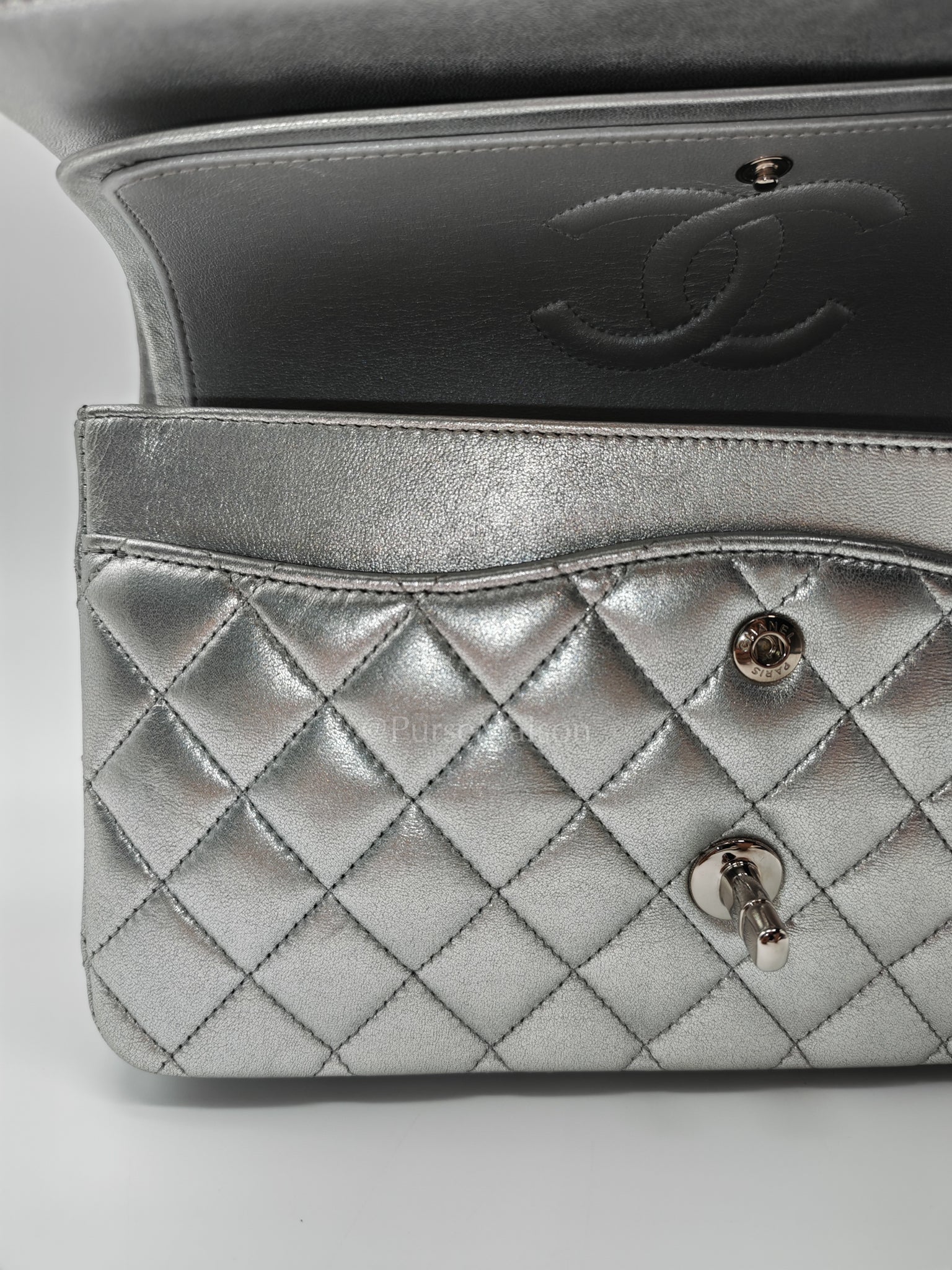 Classic Double Flap Medium in Metallic Silver and Silver Hardware (Microchip) | Purse Maison Luxury Bags Shop
