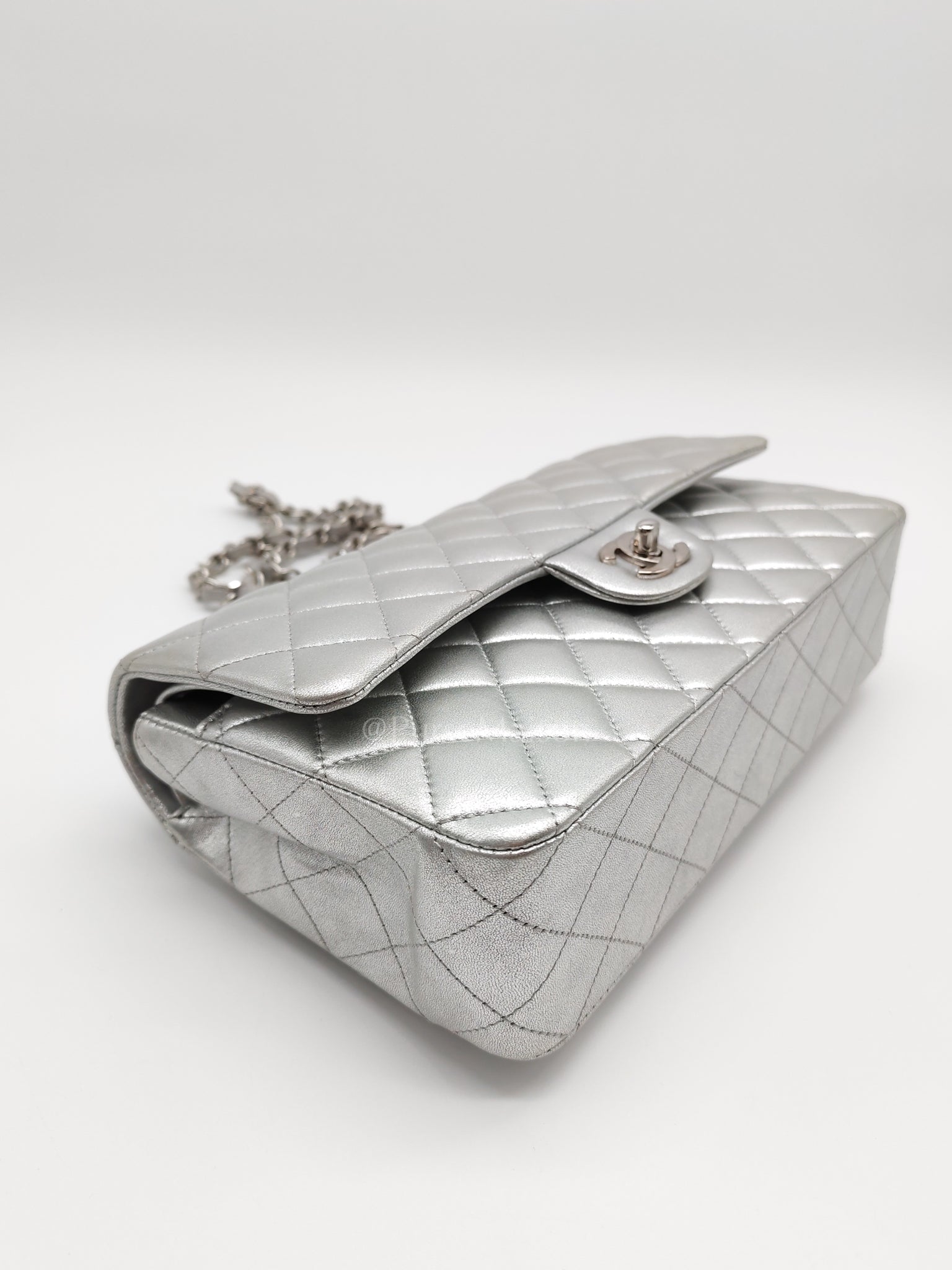 Classic Double Flap Medium in Metallic Silver and Silver Hardware (Microchip) | Purse Maison Luxury Bags Shop