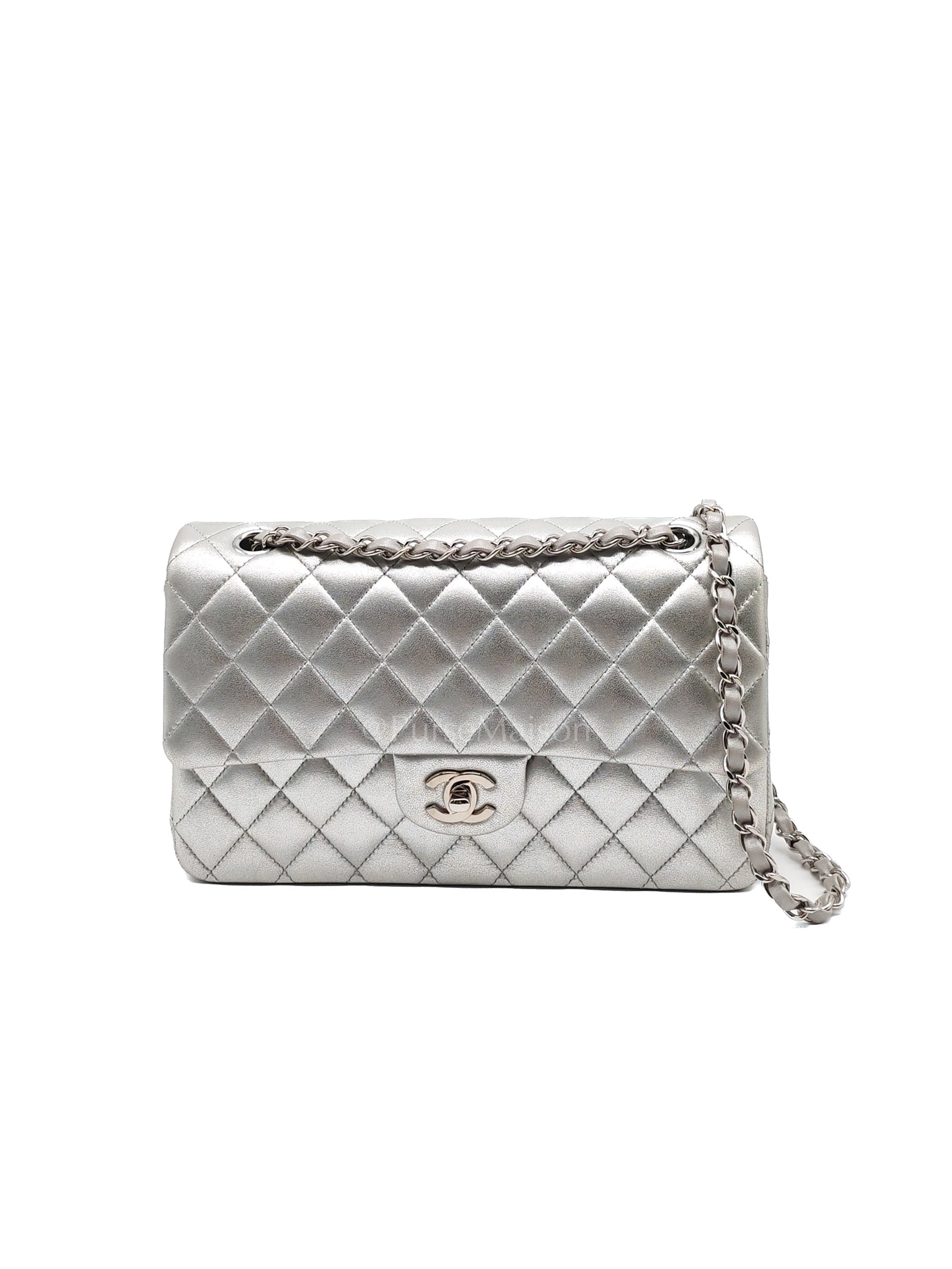Classic Double Flap Medium in Metallic Silver and Silver Hardware (Microchip) | Purse Maison Luxury Bags Shop
