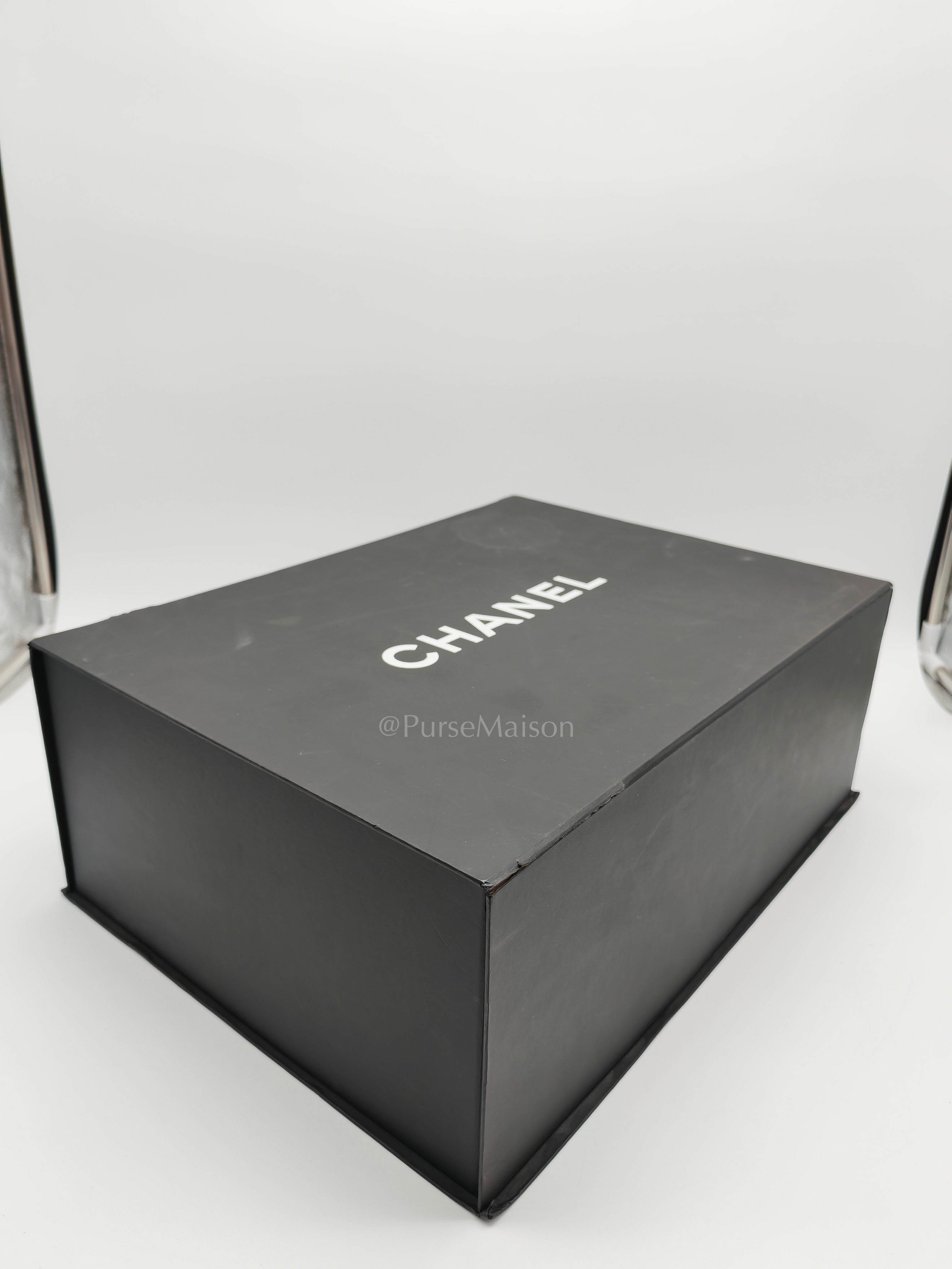 Classic Jumbo Double Flap Black Caviar Series 14 | Purse Maison Luxury Bags Shop