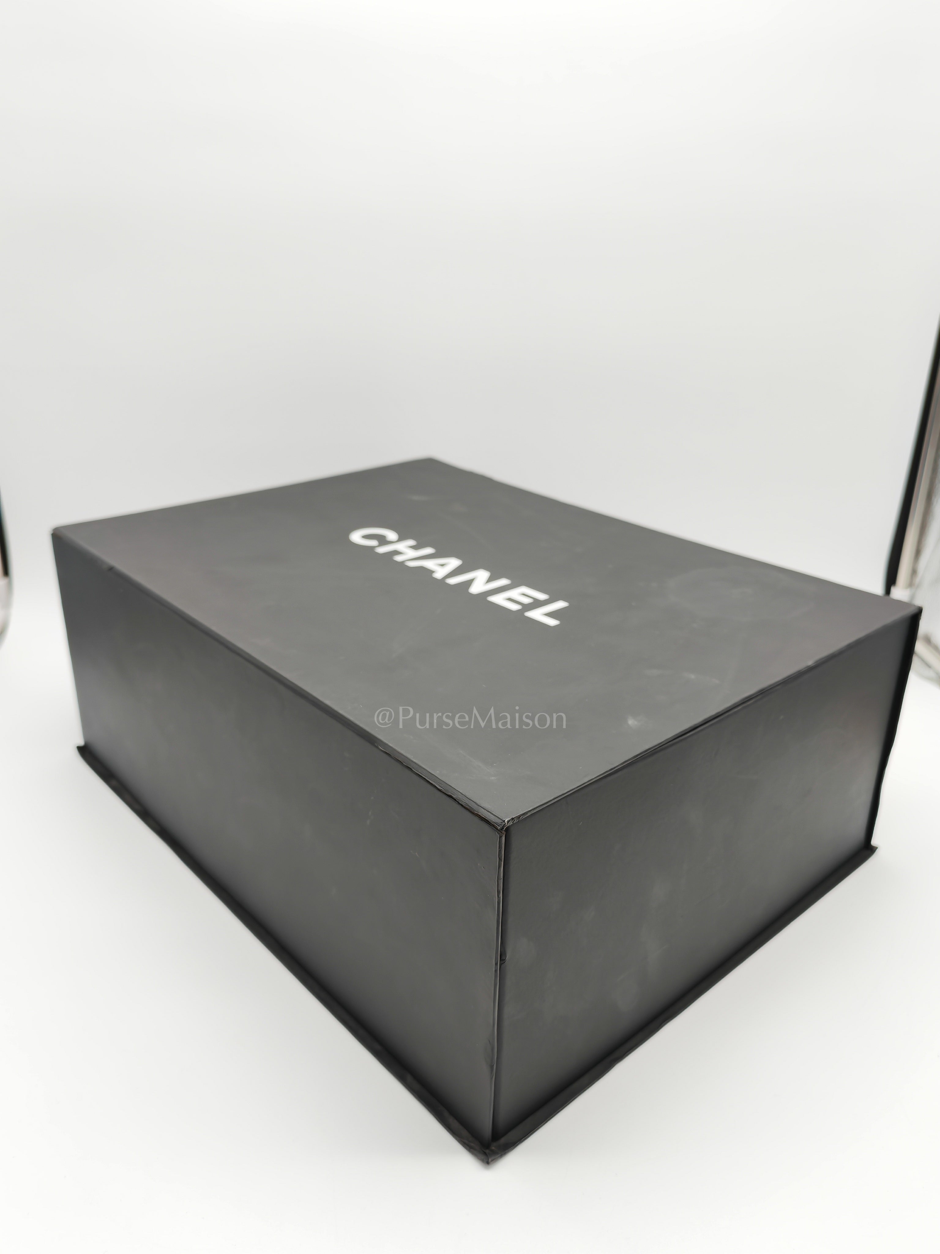 Classic Jumbo Double Flap Black Caviar Series 14 | Purse Maison Luxury Bags Shop