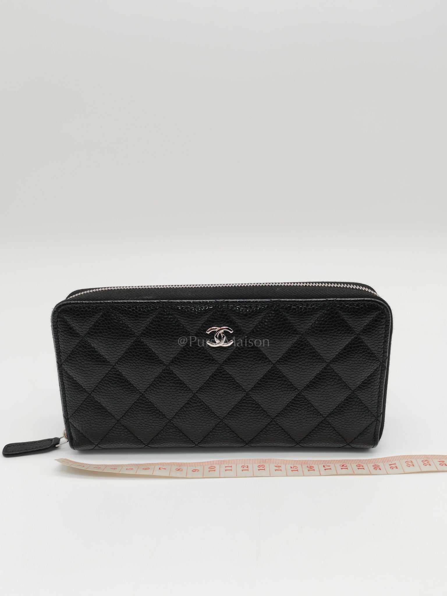 Classic Long Zipped Wallet in Black Caviar Leather & Palladium Hardware Microchip | Purse Maison Luxury Bags Shop