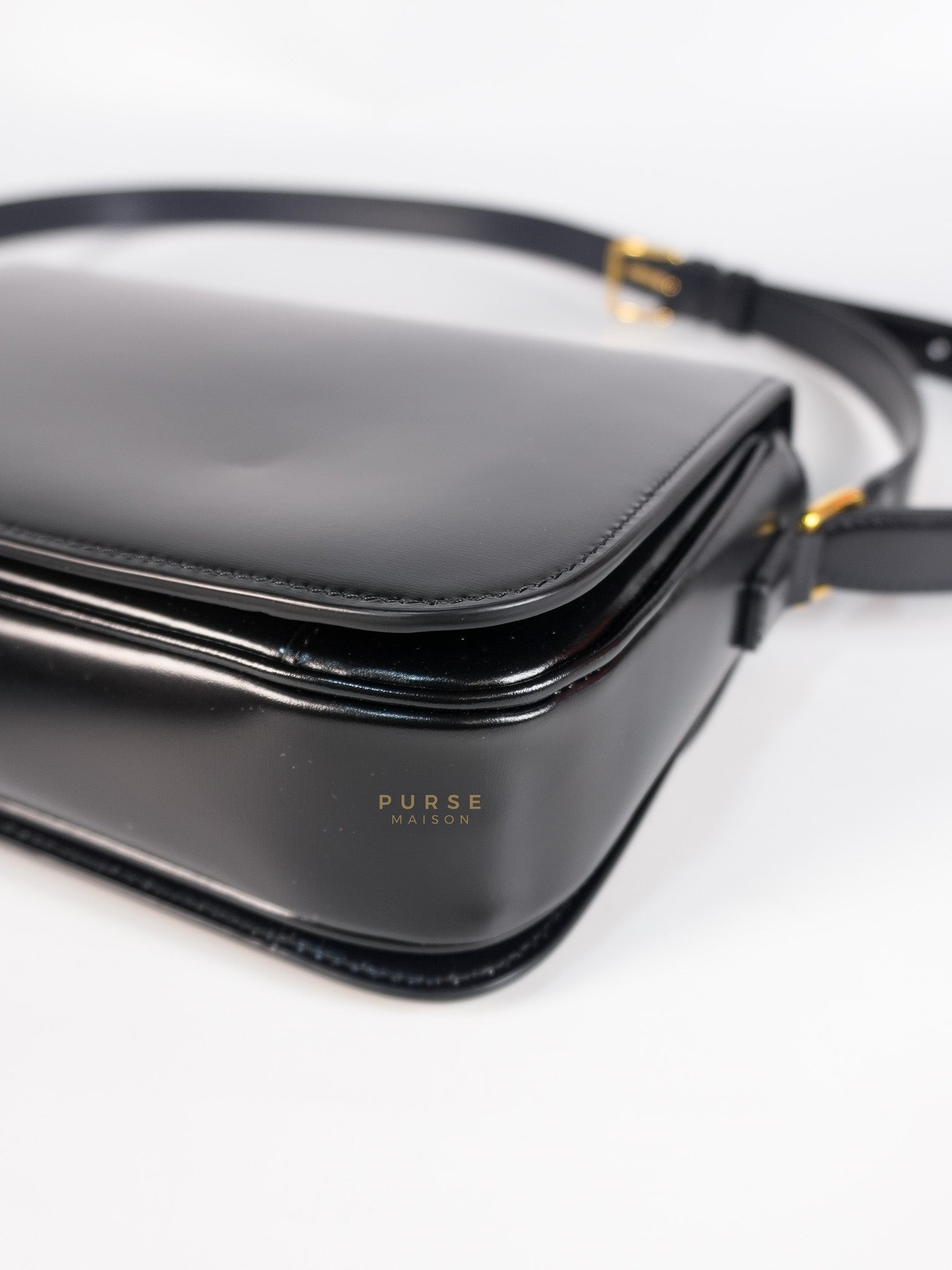 Classic Medium Triomphe in Black Shiny Calfskin Leather | Purse Maison Luxury Bags Shop