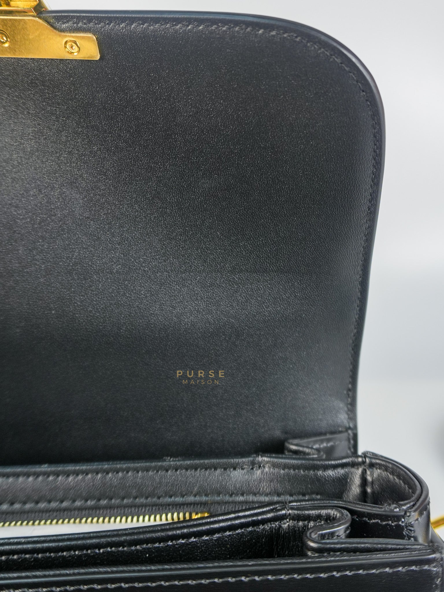 Classic Medium Triomphe in Black Shiny Calfskin Leather | Purse Maison Luxury Bags Shop