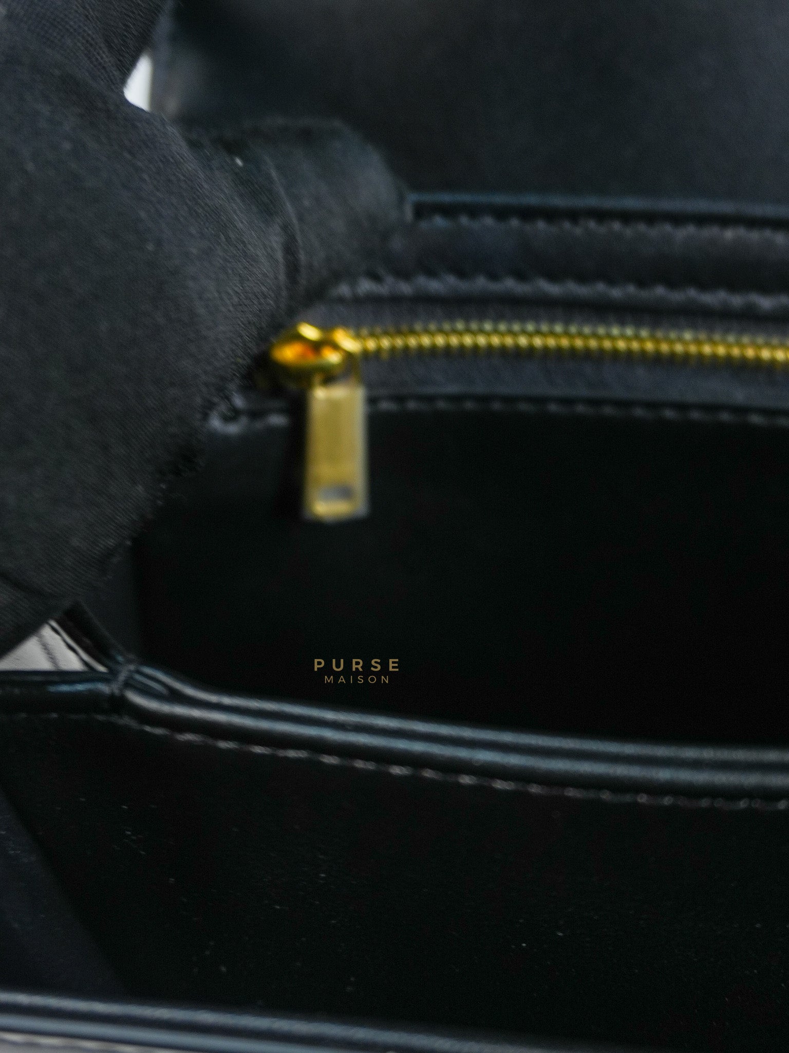Classic Medium Triomphe in Black Shiny Calfskin Leather | Purse Maison Luxury Bags Shop