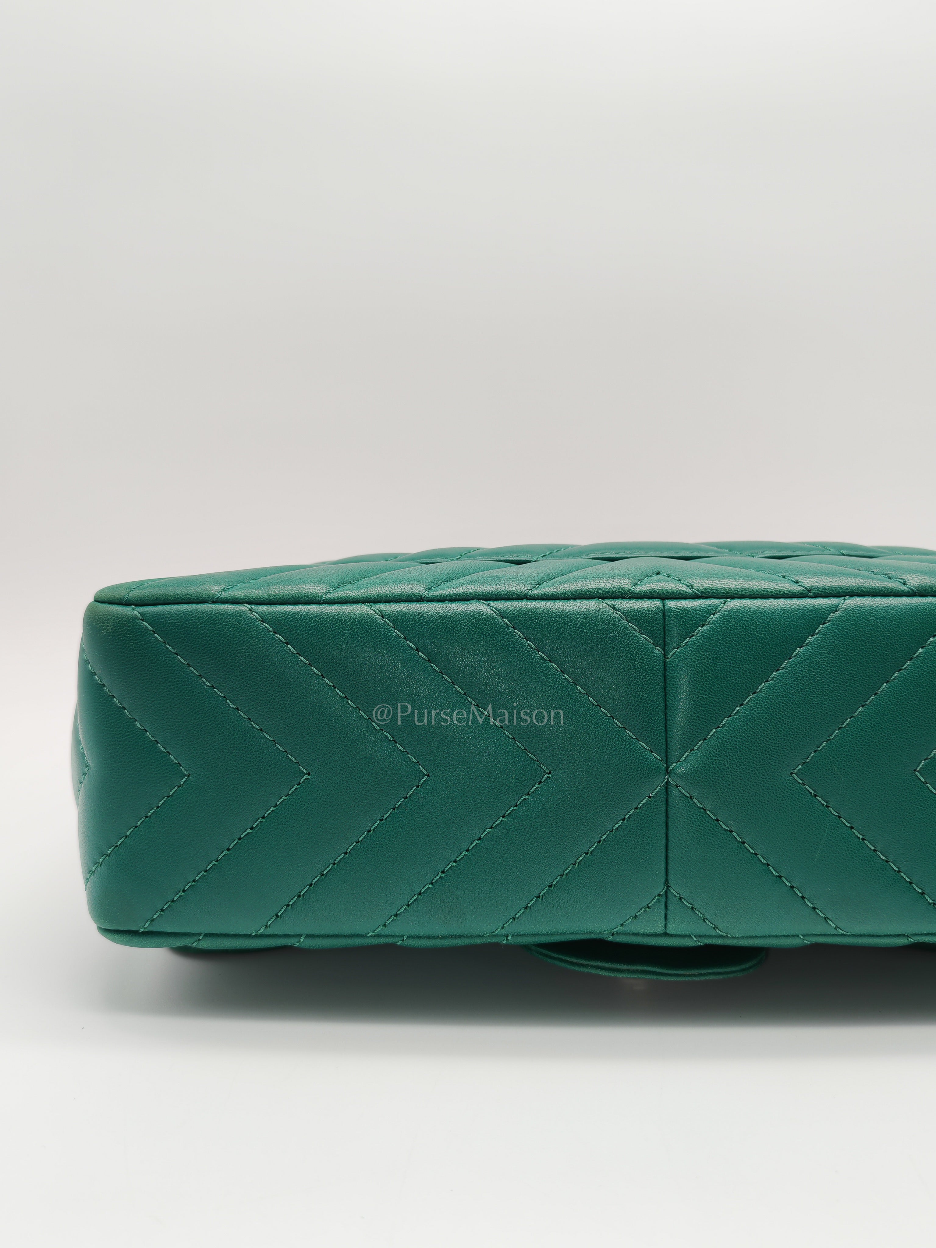 Classic Single Flap in Green Chevron Lambskin Leather & Silver Hardware (Series 13) | Purse Maison Luxury Bags Shop