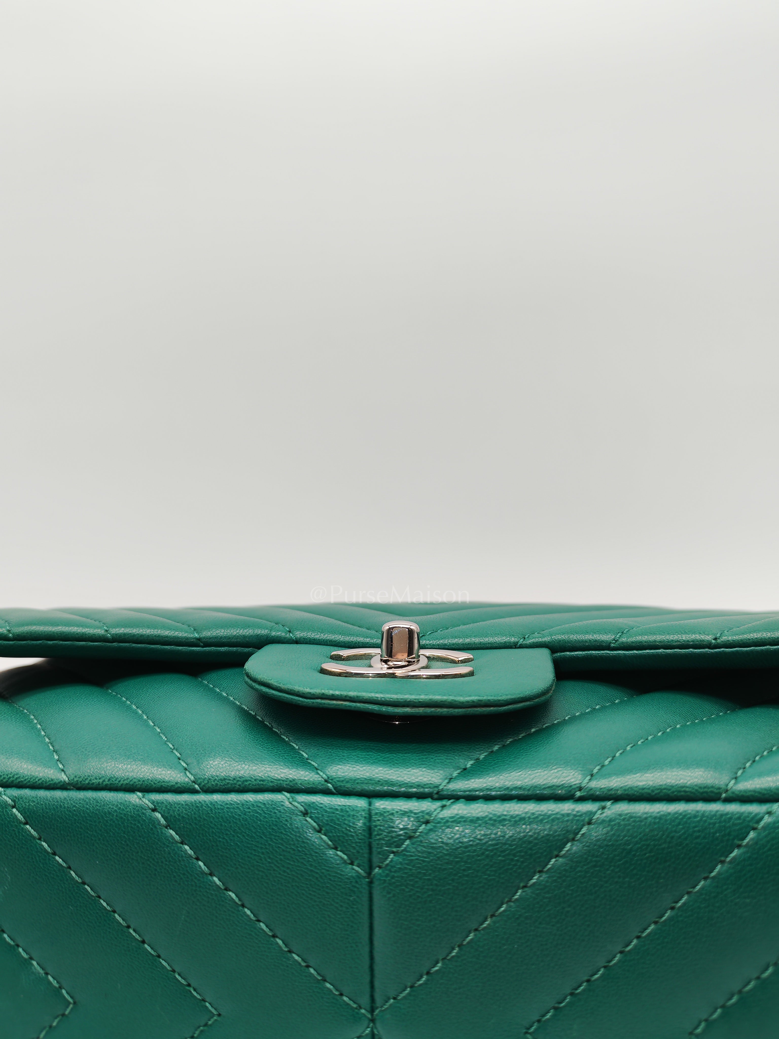 Classic Single Flap in Green Chevron Lambskin Leather & Silver Hardware (Series 13) | Purse Maison Luxury Bags Shop