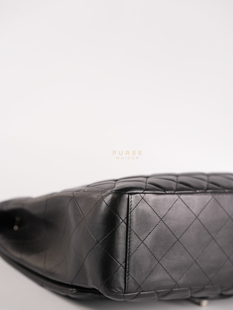 Classic Single Flap Maxi in Black Lambskin Leather and Silver Hardware Series 13 | Purse Maison Luxury Bags Shop