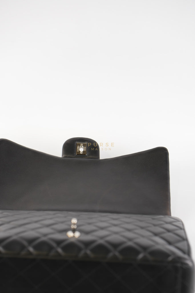 Classic Single Flap Maxi in Black Lambskin Leather and Silver Hardware Series 13 | Purse Maison Luxury Bags Shop