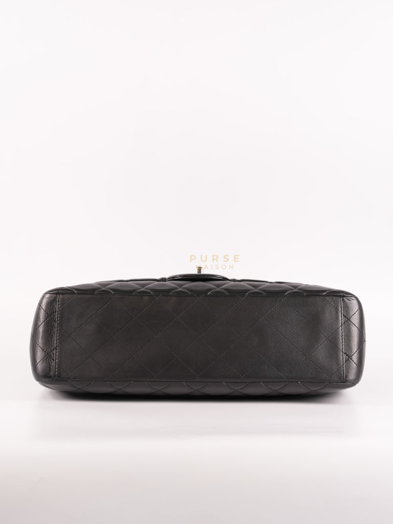 Classic Single Flap Maxi in Black Lambskin Leather and Silver Hardware Series 13 | Purse Maison Luxury Bags Shop