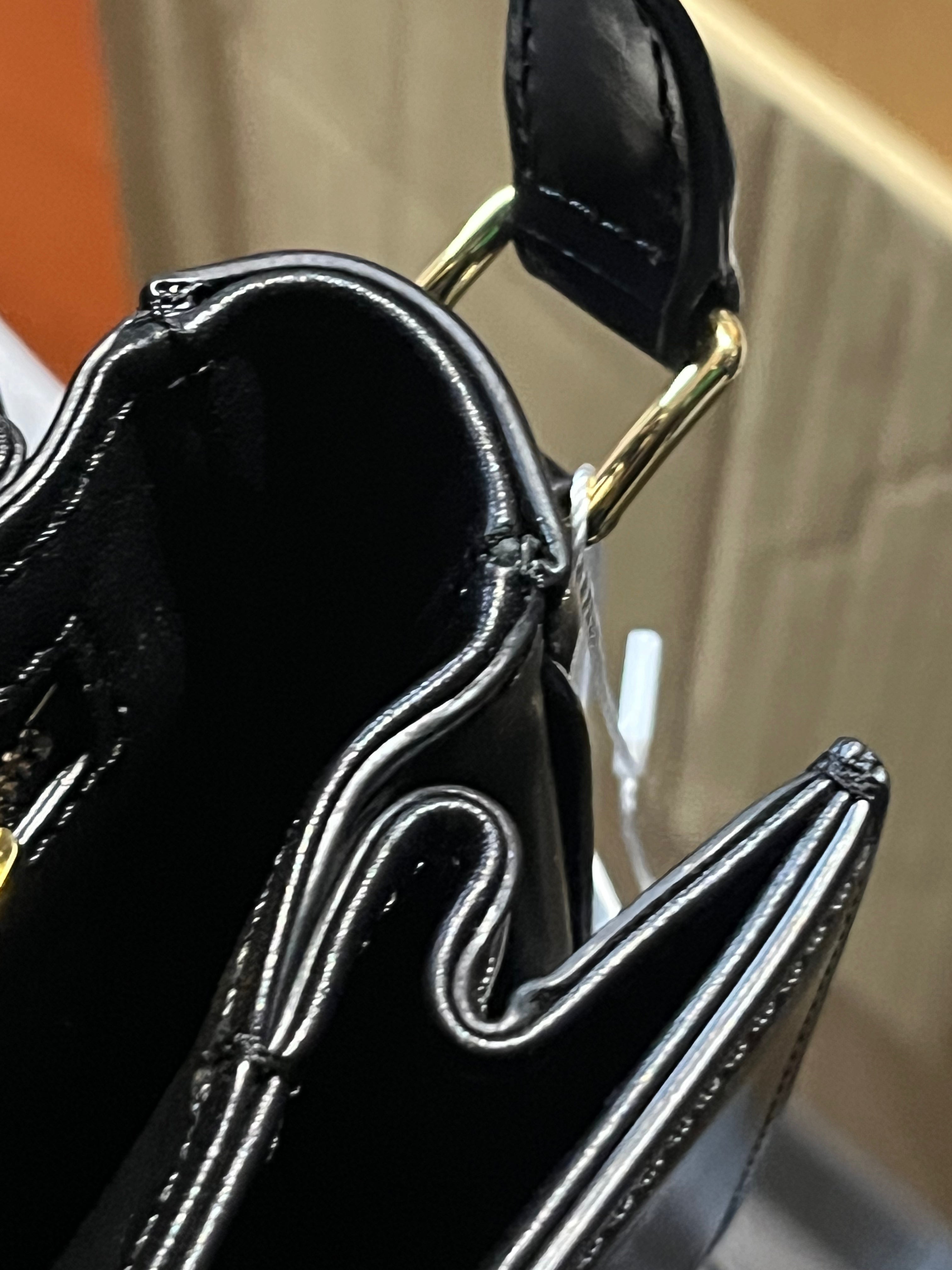 Classic Triomphe Medium in Black Shiny Calfskin Leather | Purse Maison Luxury Bags Shop