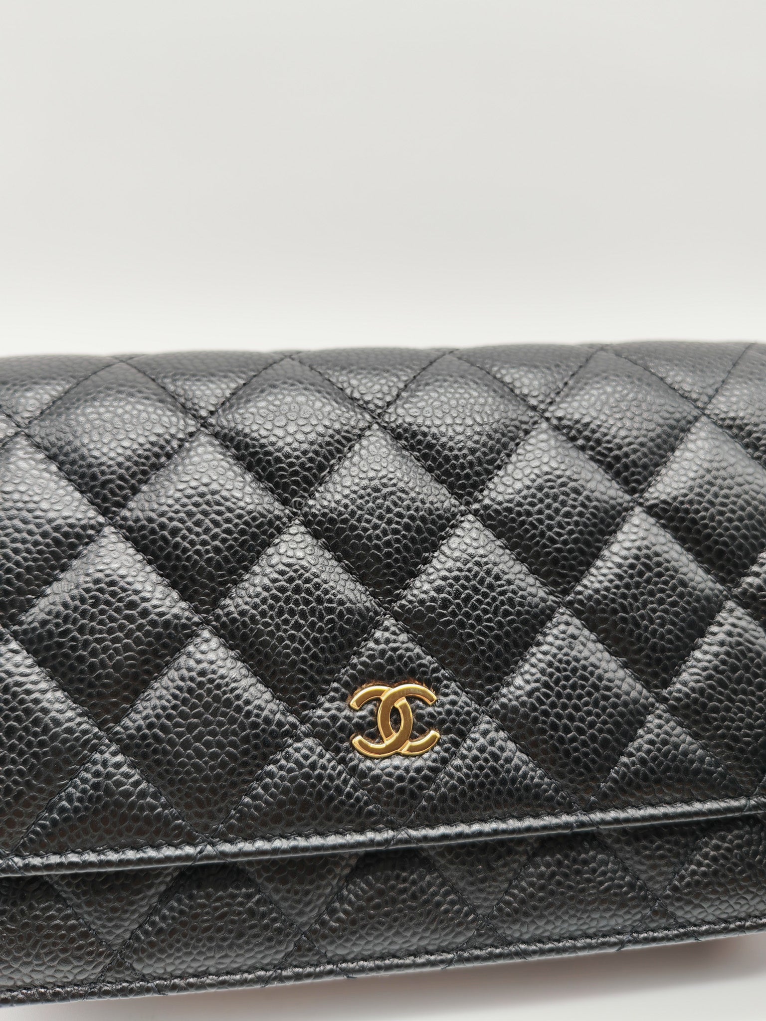 Classic Wallet on Chain Black Caviar in Gold Hardware Microchip(G3****13) | Purse Maison Luxury Bags Shop