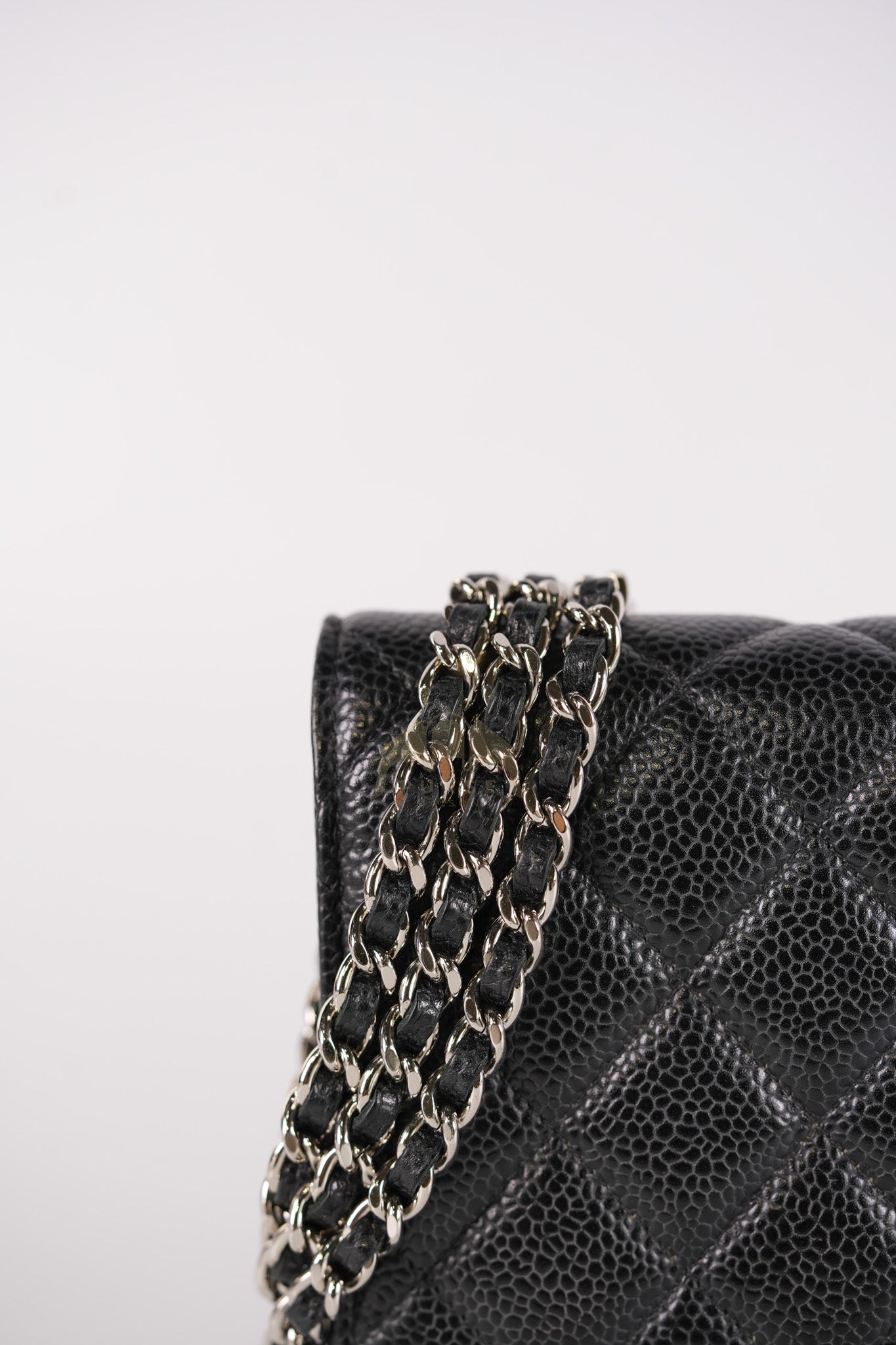 Classic Wallet on Chain in Black Caviar Leather and Silver Hardware (Microchip) | Purse Maison Luxury Bags Shop