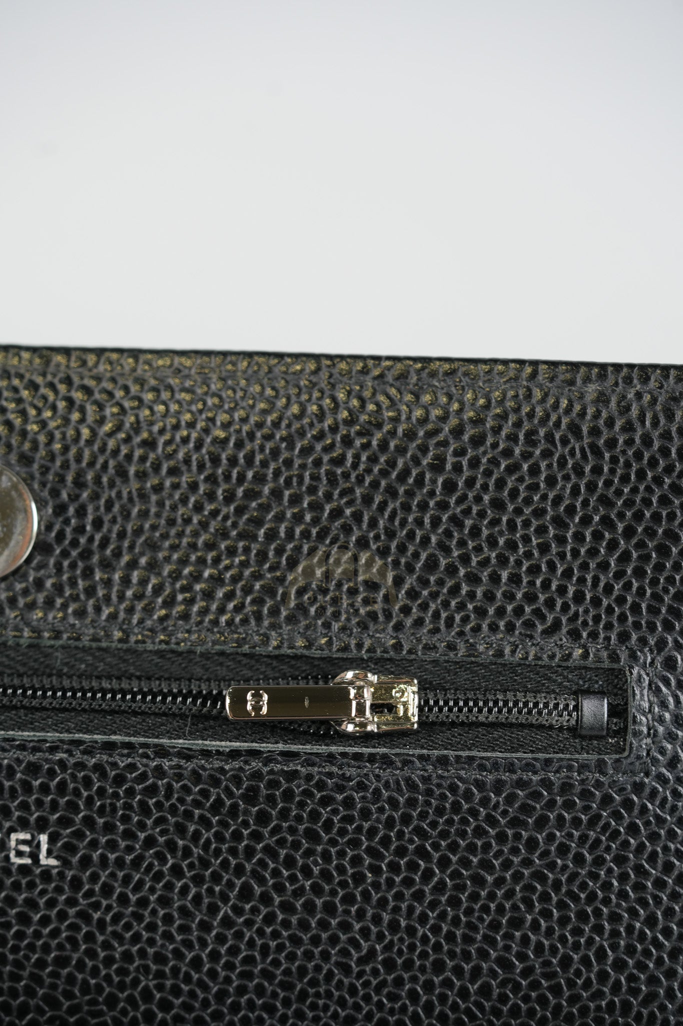 Classic Wallet on Chain in Black Caviar Leather and Silver Hardware (Microchip) | Purse Maison Luxury Bags Shop