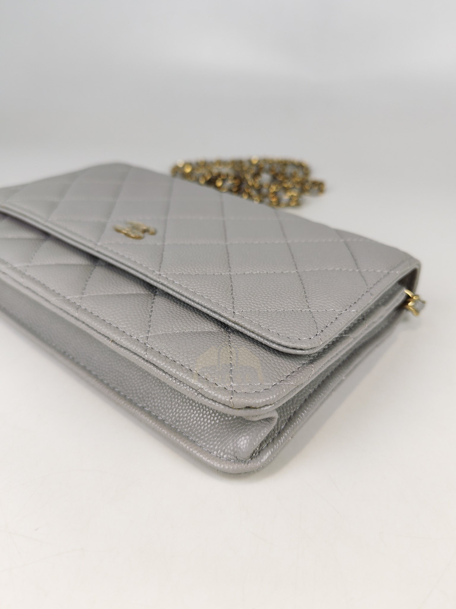 Classic Wallet On Chain in Light Gray Caviar Leather & Light Gold Hardware (Microchip) | Purse Maison Luxury Bags Shop