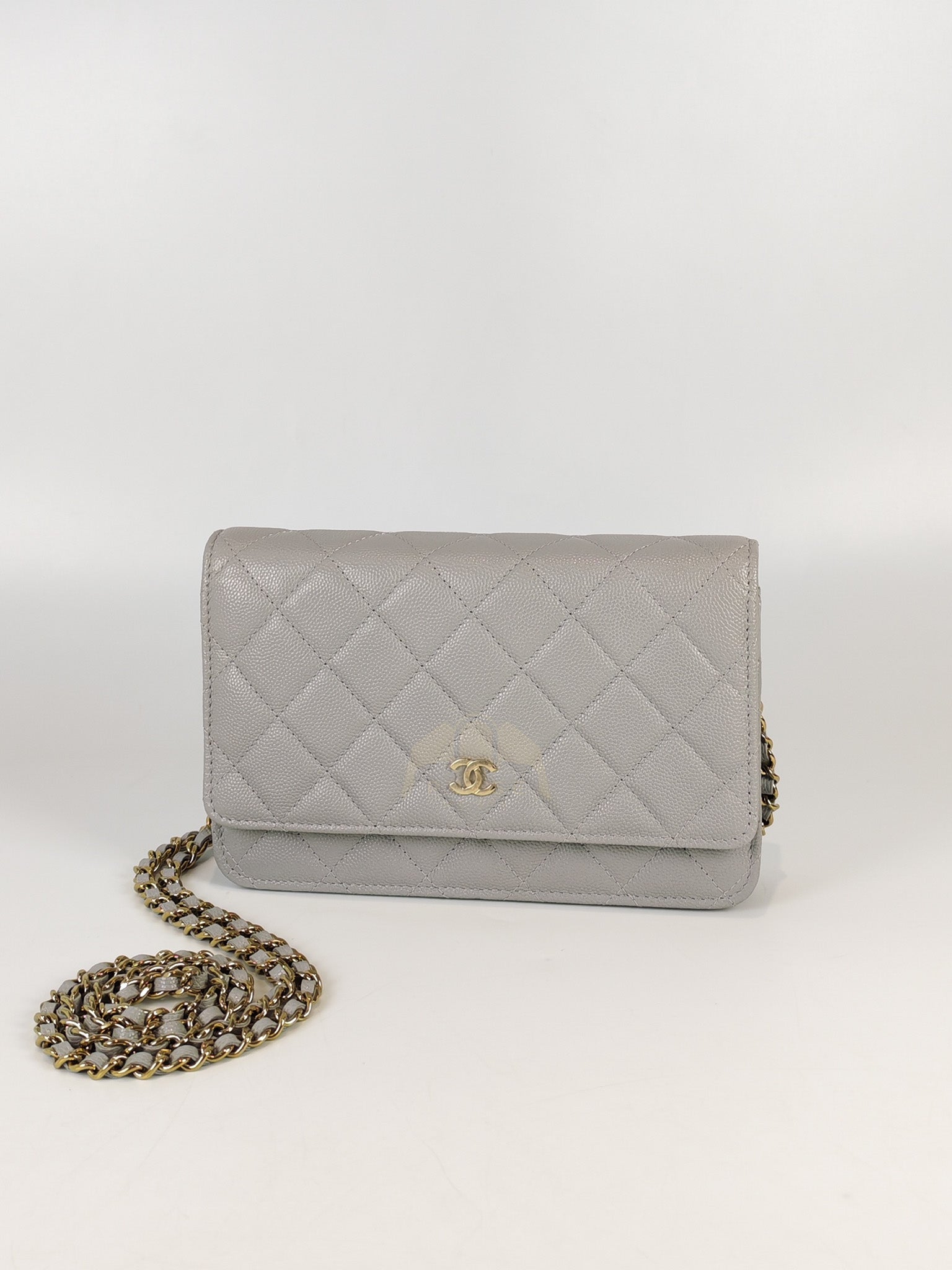 Classic Wallet On Chain in Light Gray Caviar Leather & Light Gold Hardware (Microchip) | Purse Maison Luxury Bags Shop