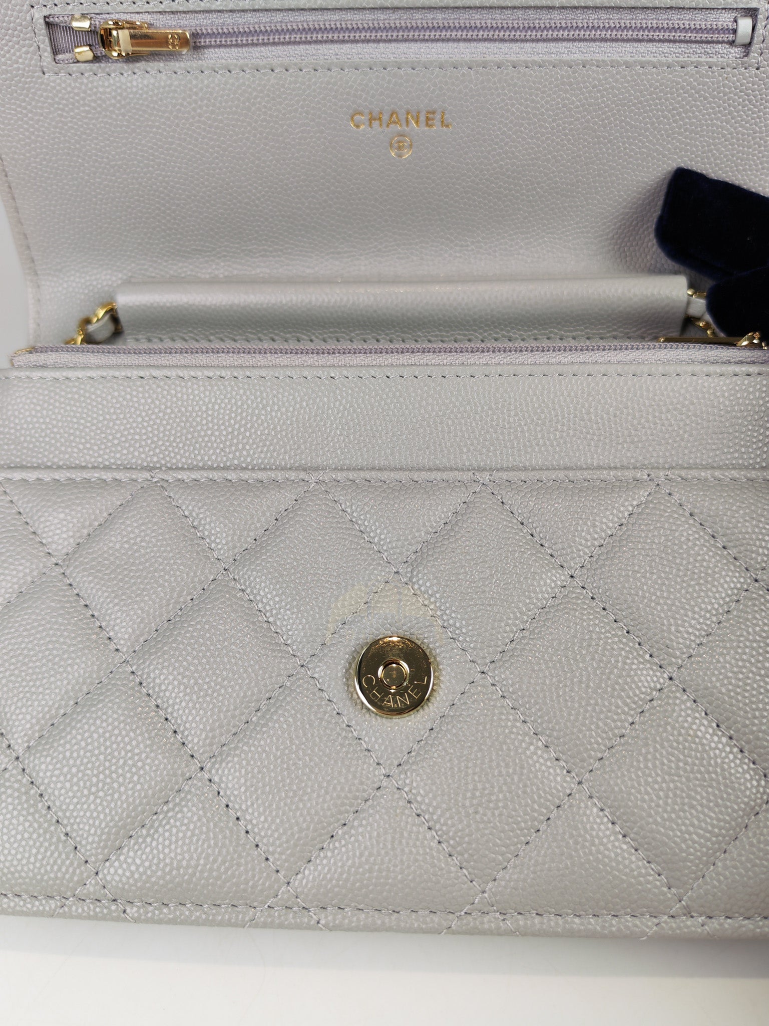 Classic Wallet On Chain in Light Gray Caviar Leather & Light Gold Hardware (Microchip) | Purse Maison Luxury Bags Shop