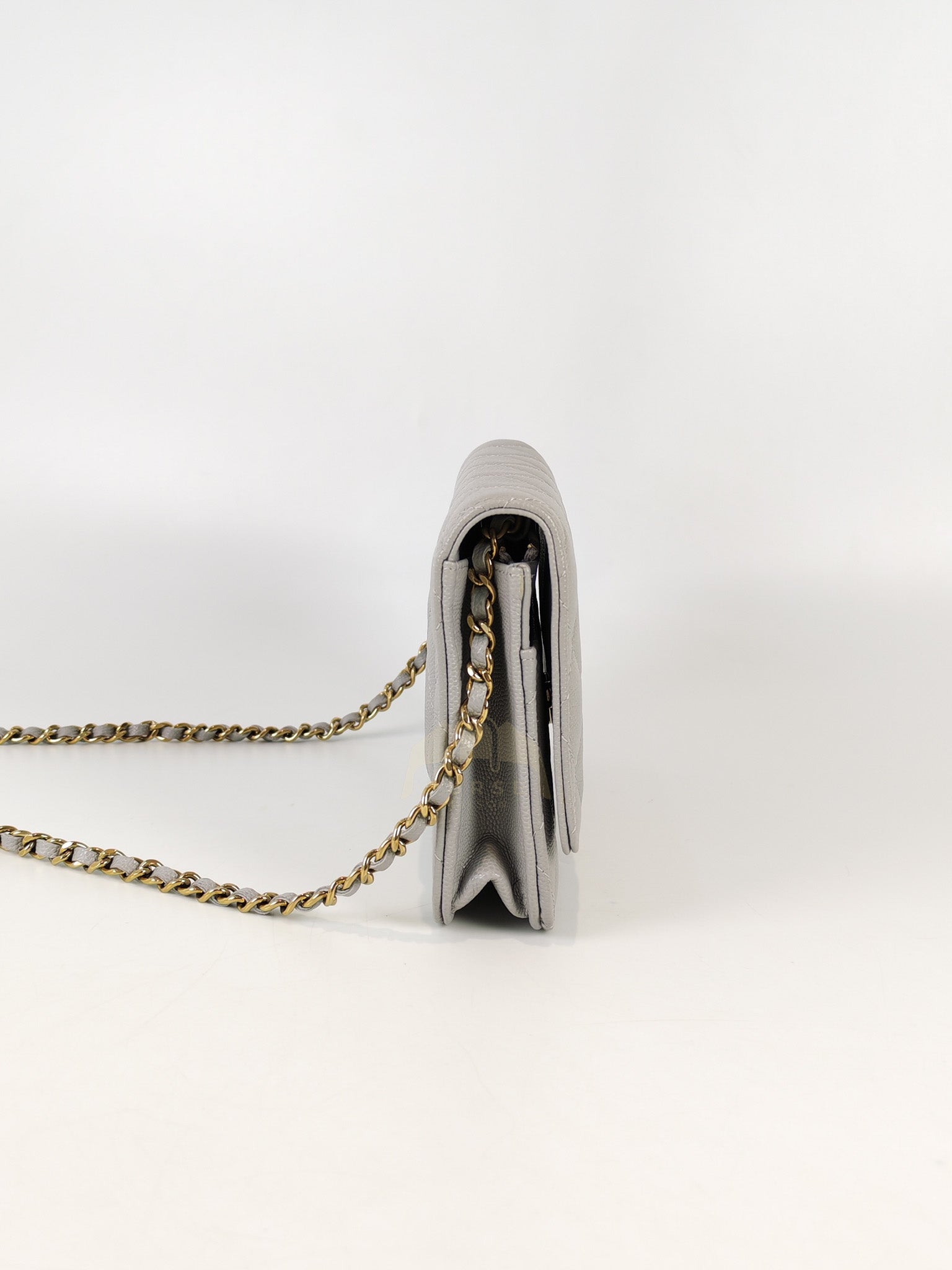 Classic Wallet On Chain in Light Gray Caviar Leather & Light Gold Hardware (Microchip) | Purse Maison Luxury Bags Shop