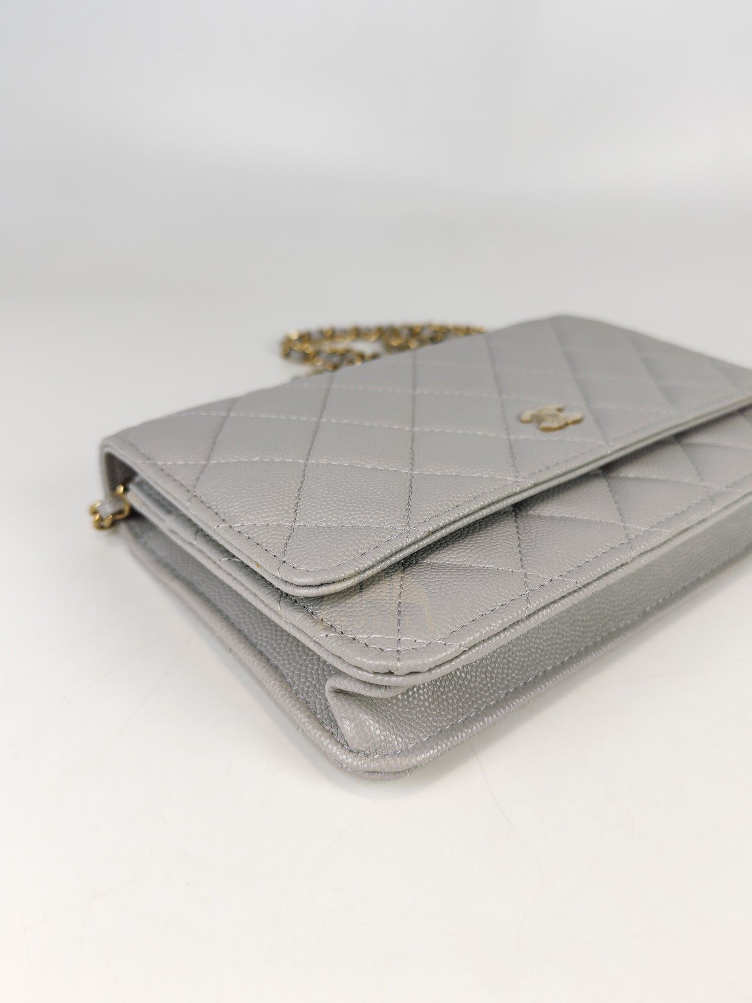 Classic Wallet On Chain in Light Gray Caviar Leather & Light Gold Hardware (Microchip) | Purse Maison Luxury Bags Shop