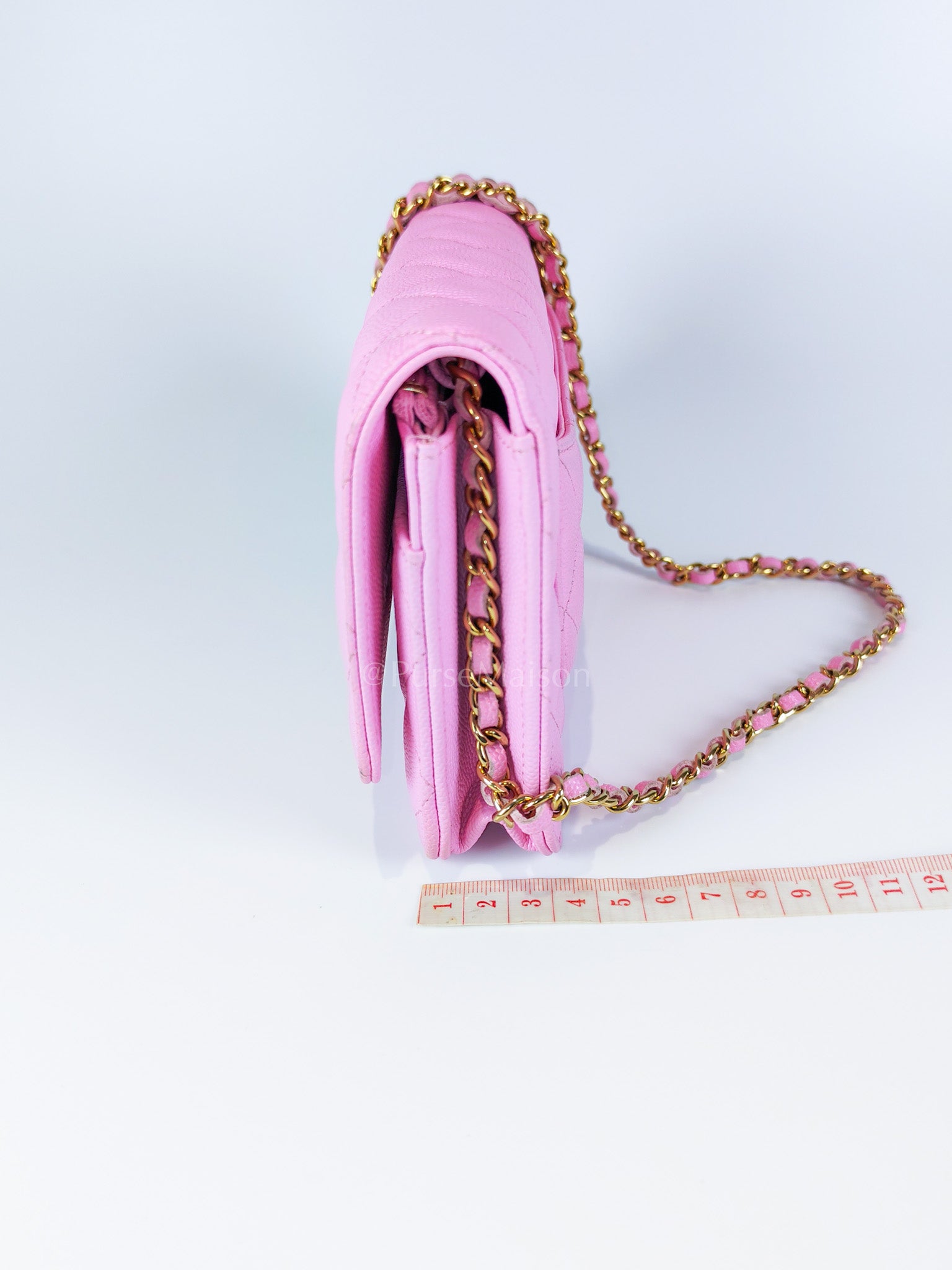 Classic Wallet On Chain in Pink Caviar Leather Gold Hardware (Microchip) | Purse Maison Luxury Bags Shop