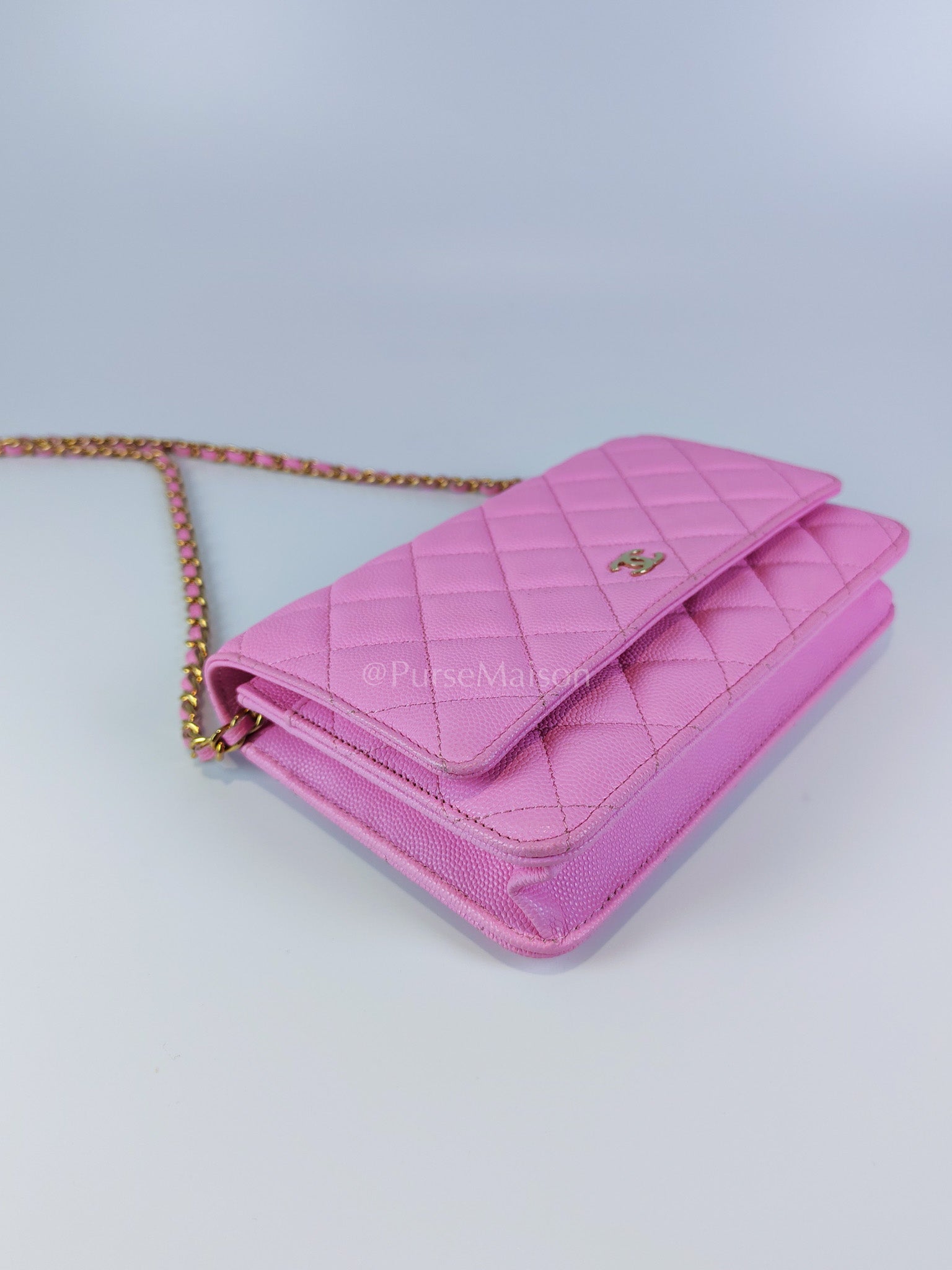 Classic Wallet On Chain in Pink Caviar Leather Gold Hardware (Microchip) | Purse Maison Luxury Bags Shop