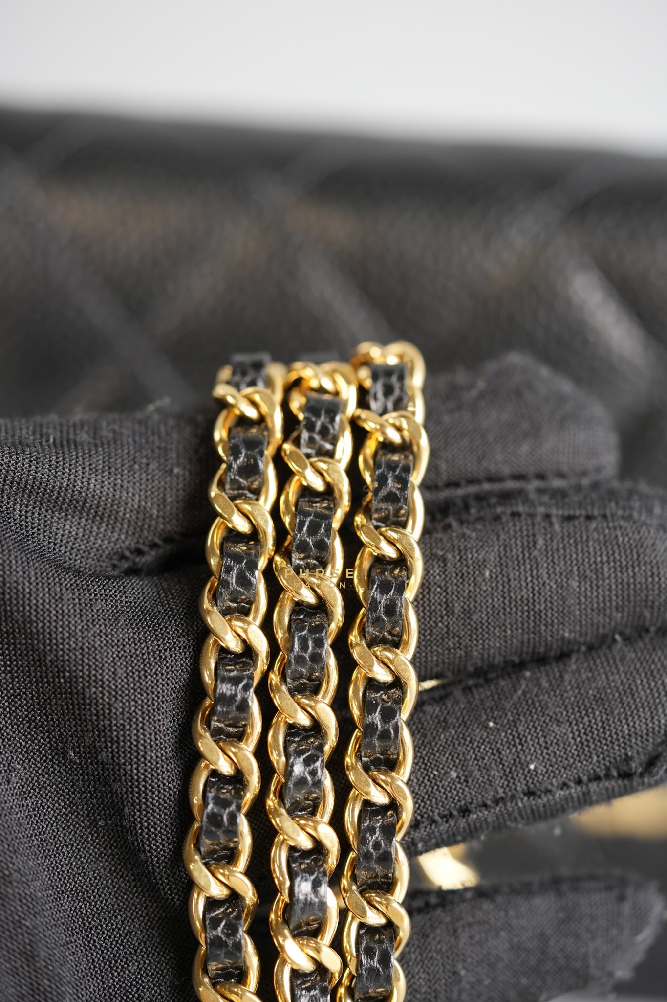 Classic Wallet on Chain (WOC) in Black Caviar Leather & Gold Hardware (Microchip) | Purse Maison Luxury Bags Shop