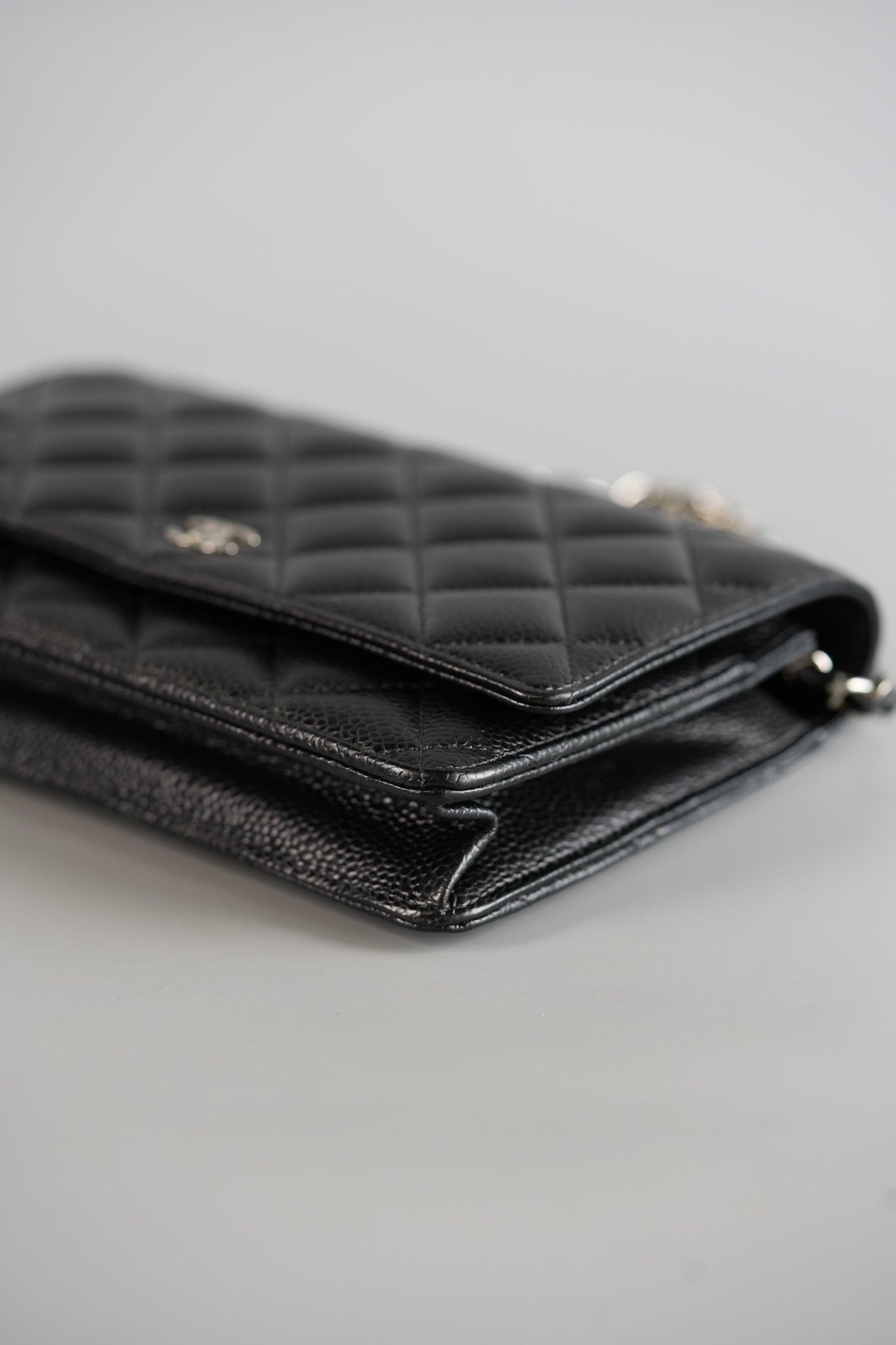 Classic Wallet on Chain (WOC) in Caviar Leather and Silver Hardware Series 27 | Purse Maison Luxury Bags Shop