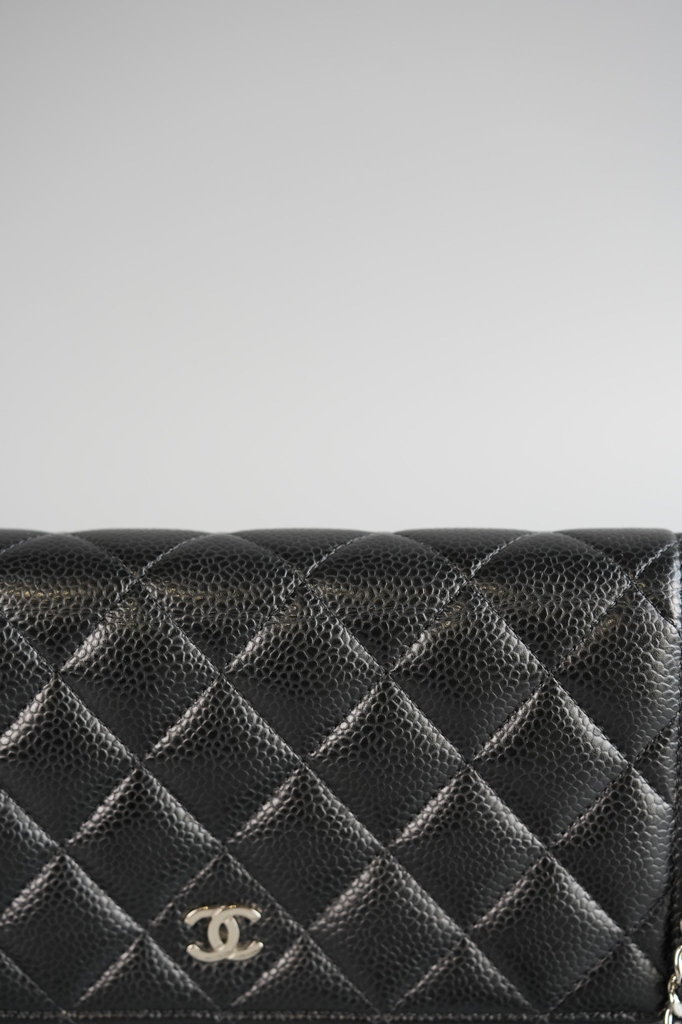 Classic Wallet on Chain (WOC) in Caviar Leather and Silver Hardware Series 27 | Purse Maison Luxury Bags Shop