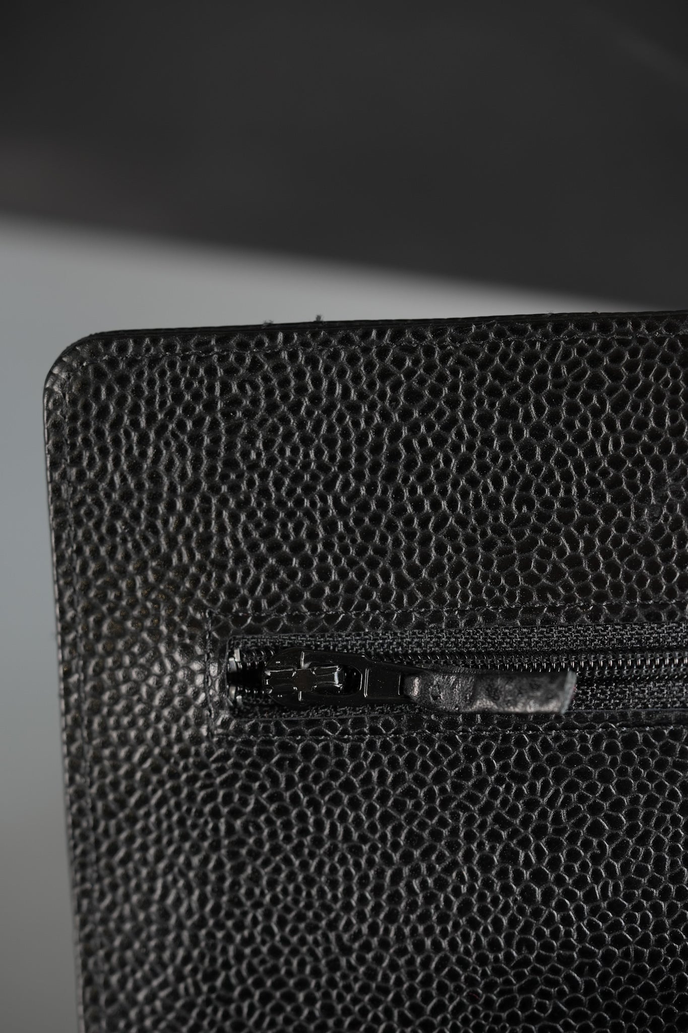 Classic Wallet on Chain (WOC) in Caviar Leather and Silver Hardware Series 27 | Purse Maison Luxury Bags Shop