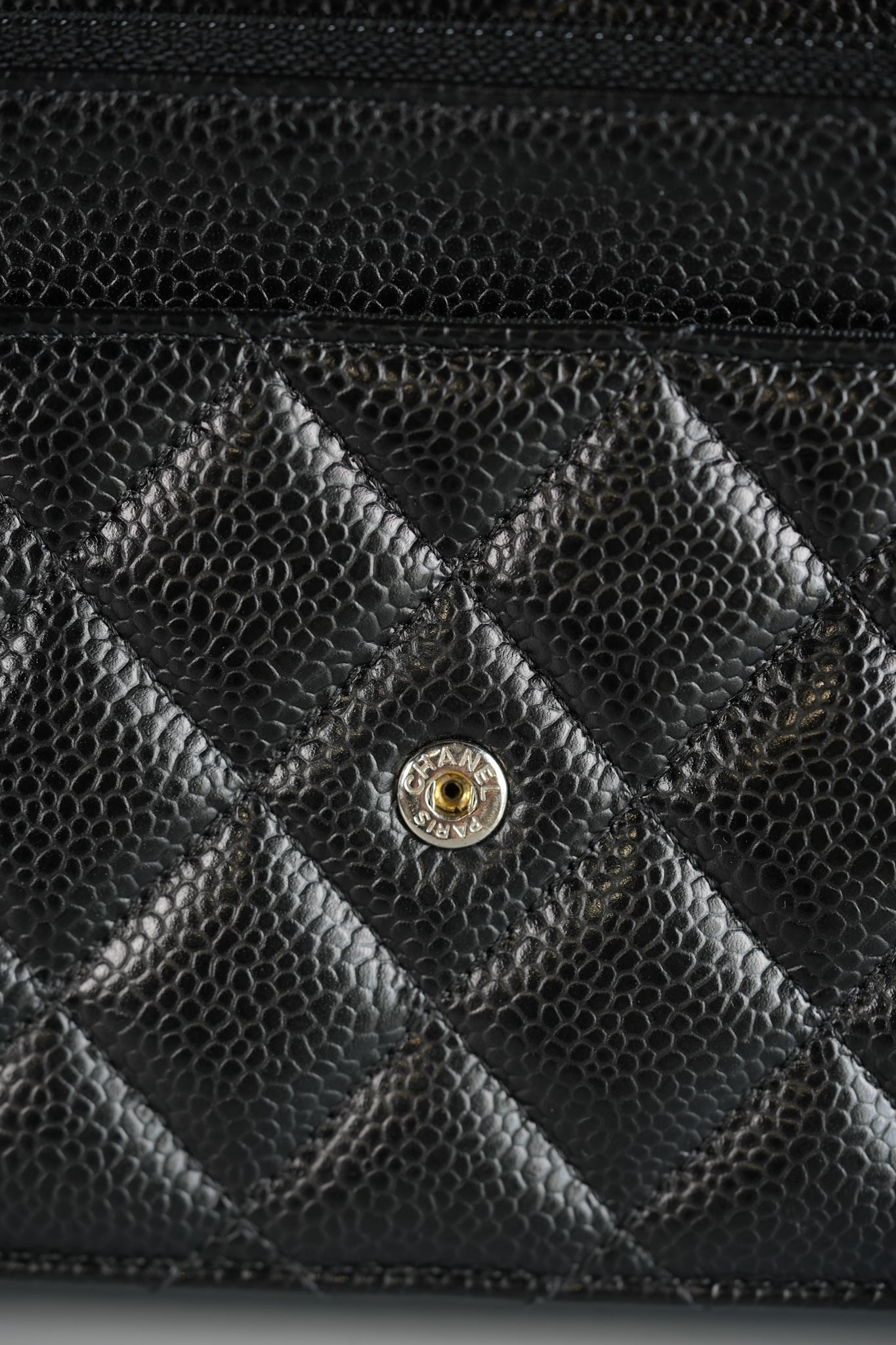 Classic Wallet on Chain (WOC) in Caviar Leather and Silver Hardware Series 27 | Purse Maison Luxury Bags Shop