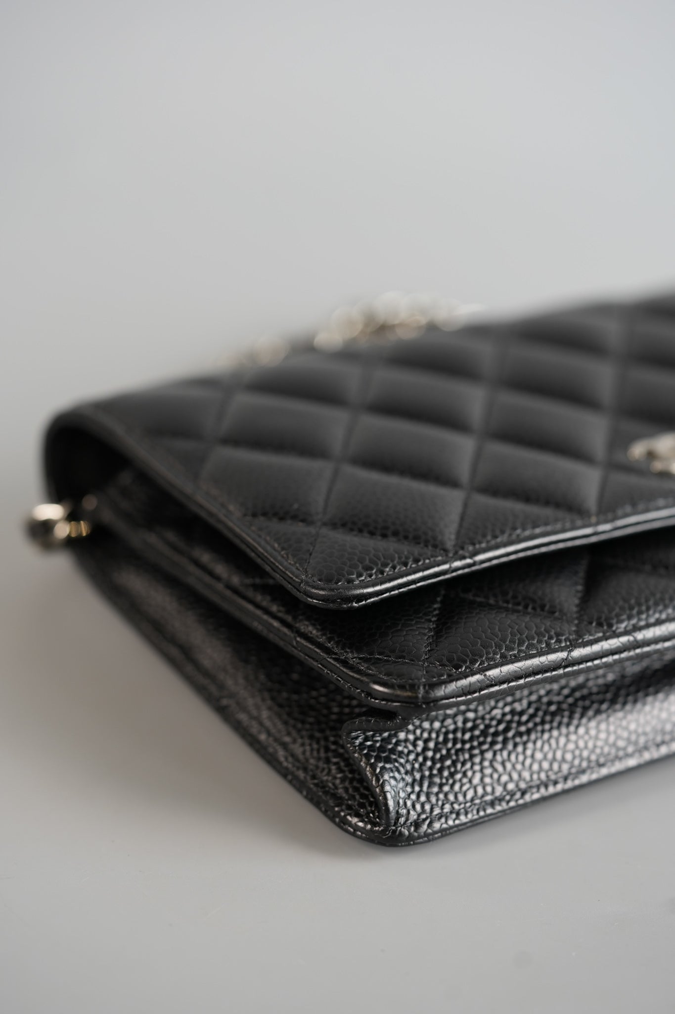 Classic Wallet on Chain (WOC) in Caviar Leather and Silver Hardware Series 27 | Purse Maison Luxury Bags Shop