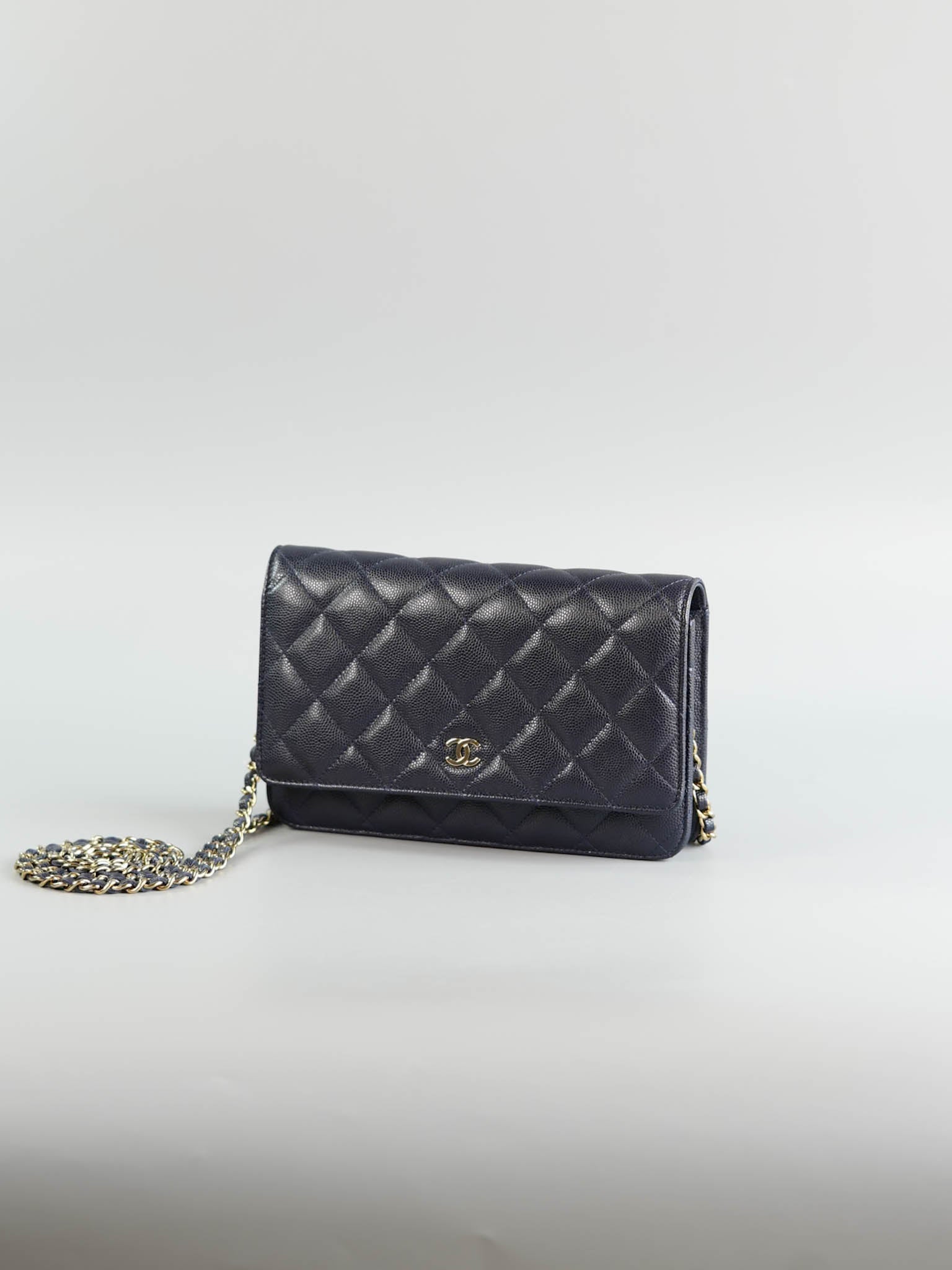 Classic Wallet on Chain (WOC) in Dark blue Caviar Leather and Light Gold Hardware (Microchip) | Purse Maison Luxury Bags Shop