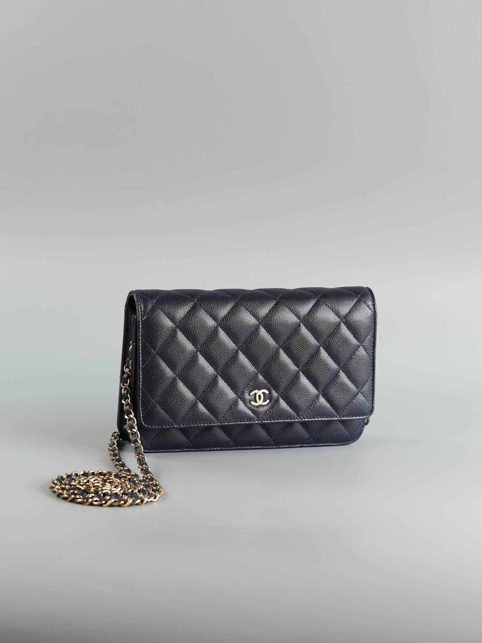 Classic Wallet on Chain (WOC) in Dark blue Caviar Leather and Light Gold Hardware (Microchip) | Purse Maison Luxury Bags Shop