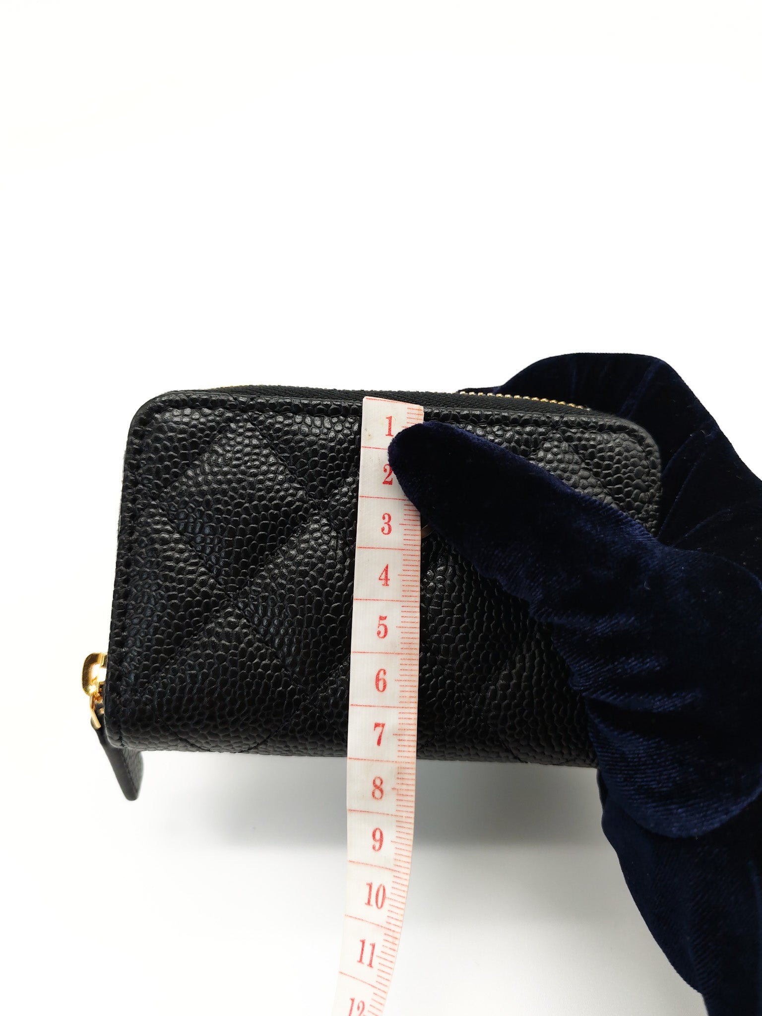 Classic Zipped Coin Purse/Card Holder in Black Caviar Leather & Gold Hardware Microchip C1K993A9 | Purse Maison Luxury Bags Shop