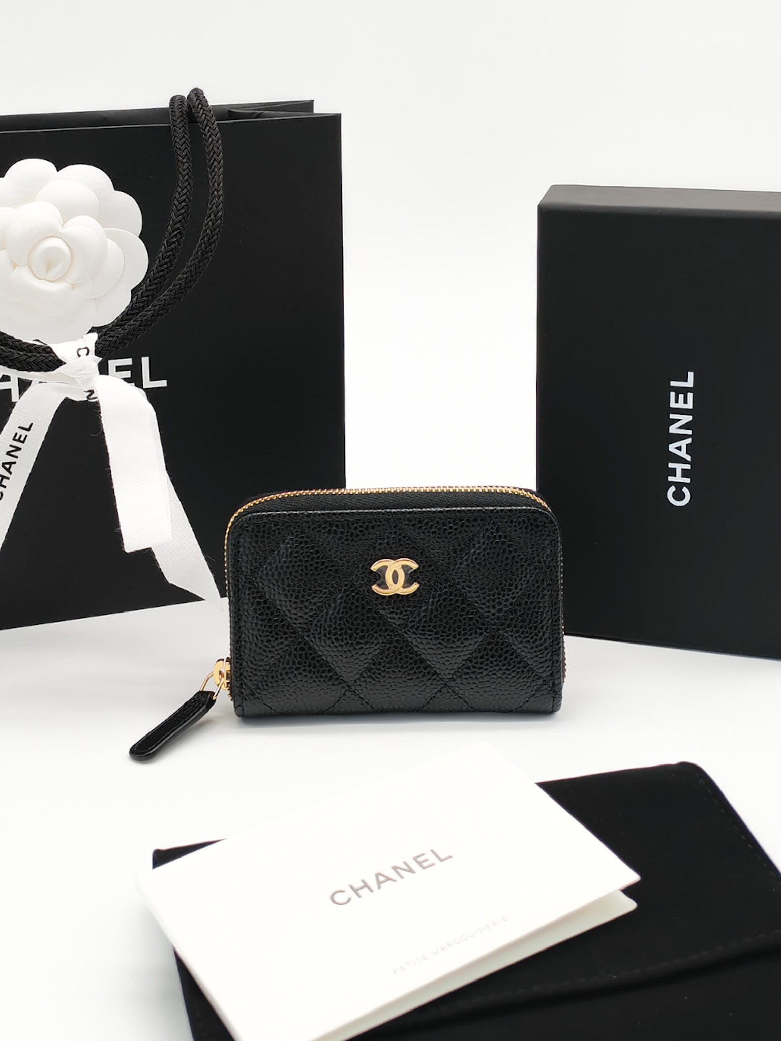 Classic Zipped Coin Purse/Card Holder in Black Caviar Leather & Gold Hardware Microchip C1K993A9 | Purse Maison Luxury Bags Shop