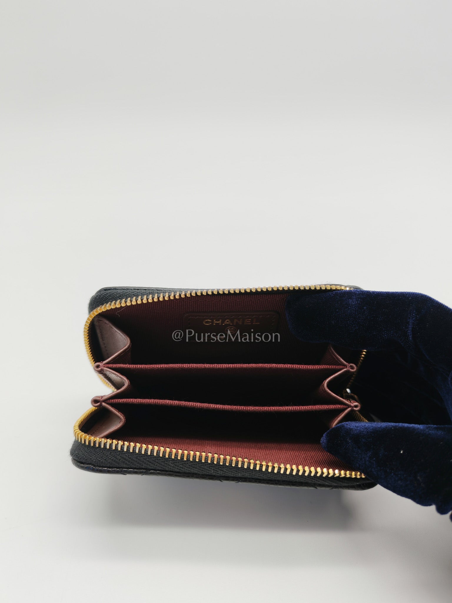 Classic Zippy Card Holder in Black Caviar Leather and Gold Hardware (Microchip) | Purse Maison Luxury Bags Shop