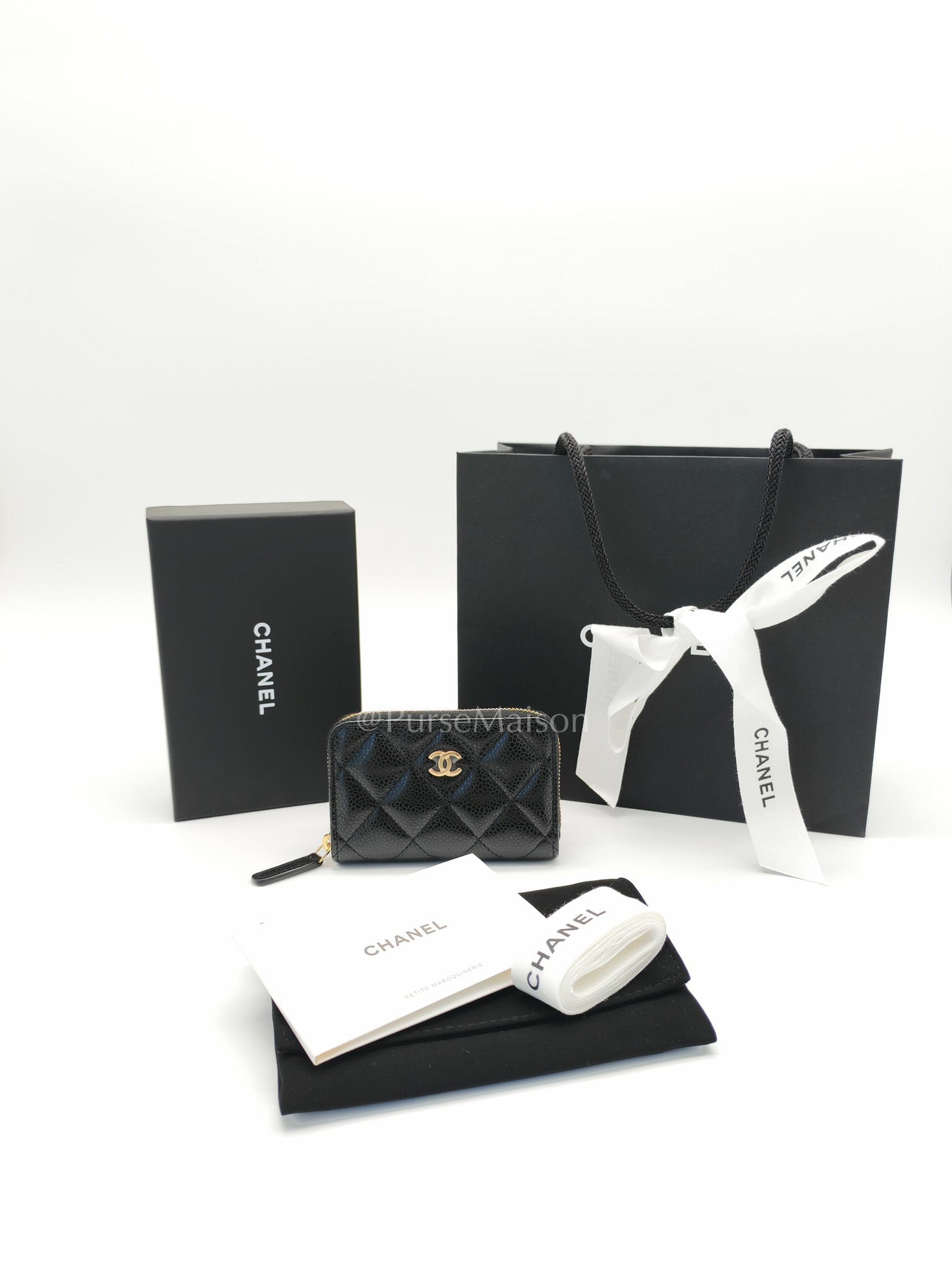 Classic Zippy Card Holder in Black Caviar Leather and Gold Hardware (Microchip) | Purse Maison Luxury Bags Shop