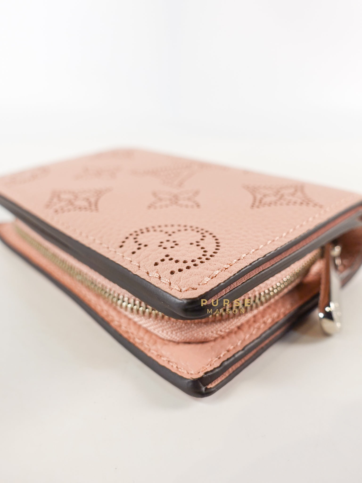 Cléa Wallet in Rose Jasmin Mahina Leather (Microchip) | Purse Maison Luxury Bags Shop