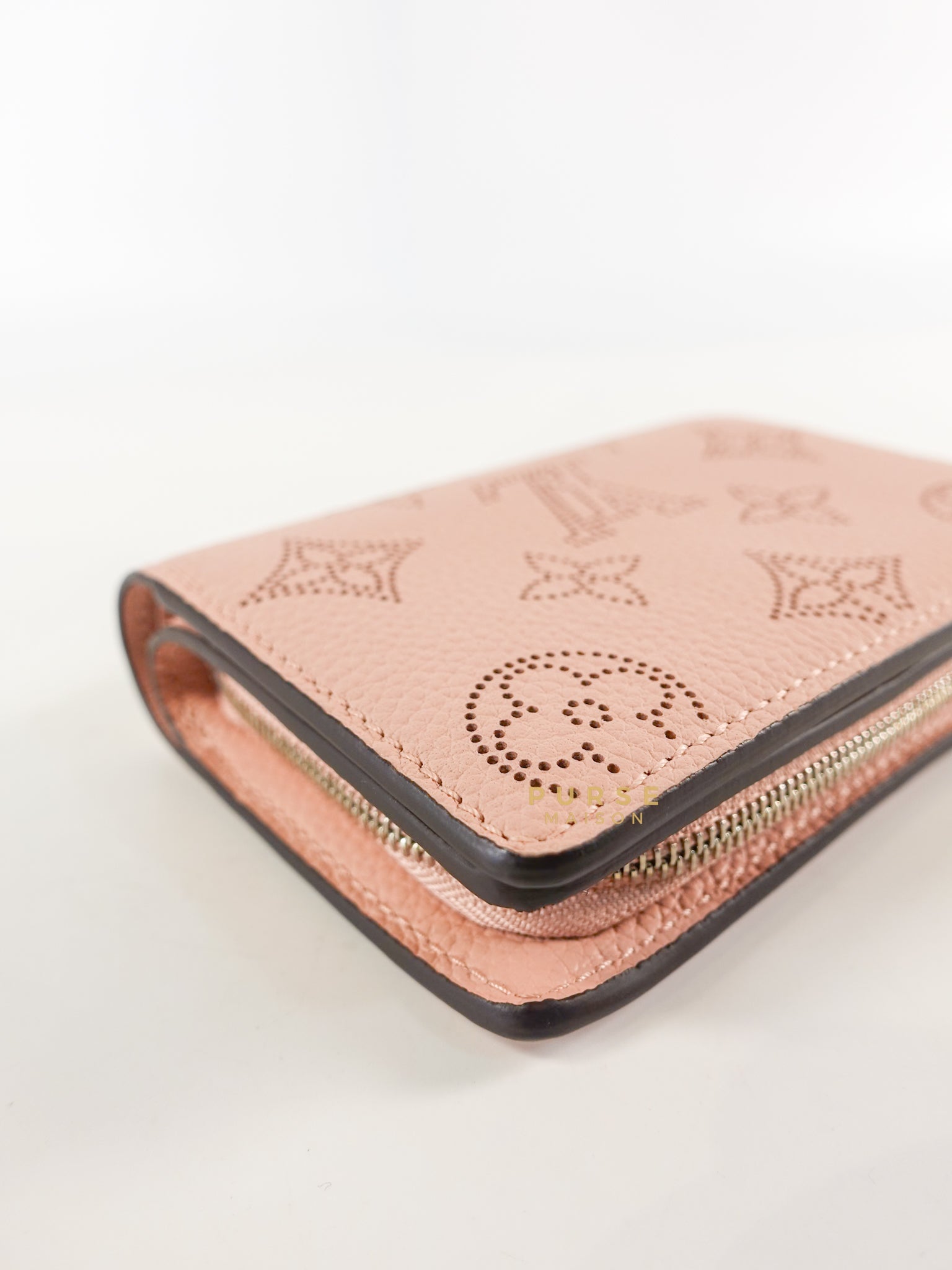 Cléa Wallet in Rose Jasmin Mahina Leather (Microchip) | Purse Maison Luxury Bags Shop