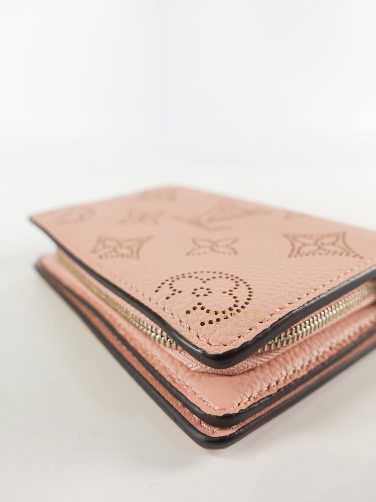 Cléa Wallet in Rose Jasmin Mahina Leather (Microchip) | Purse Maison Luxury Bags Shop