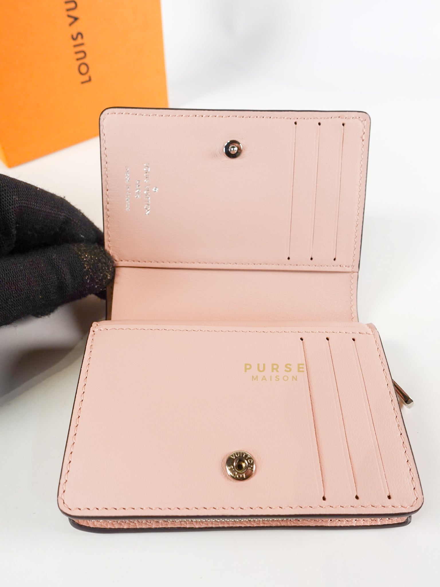 Cléa Wallet in Rose Jasmin Mahina Leather (Microchip) | Purse Maison Luxury Bags Shop