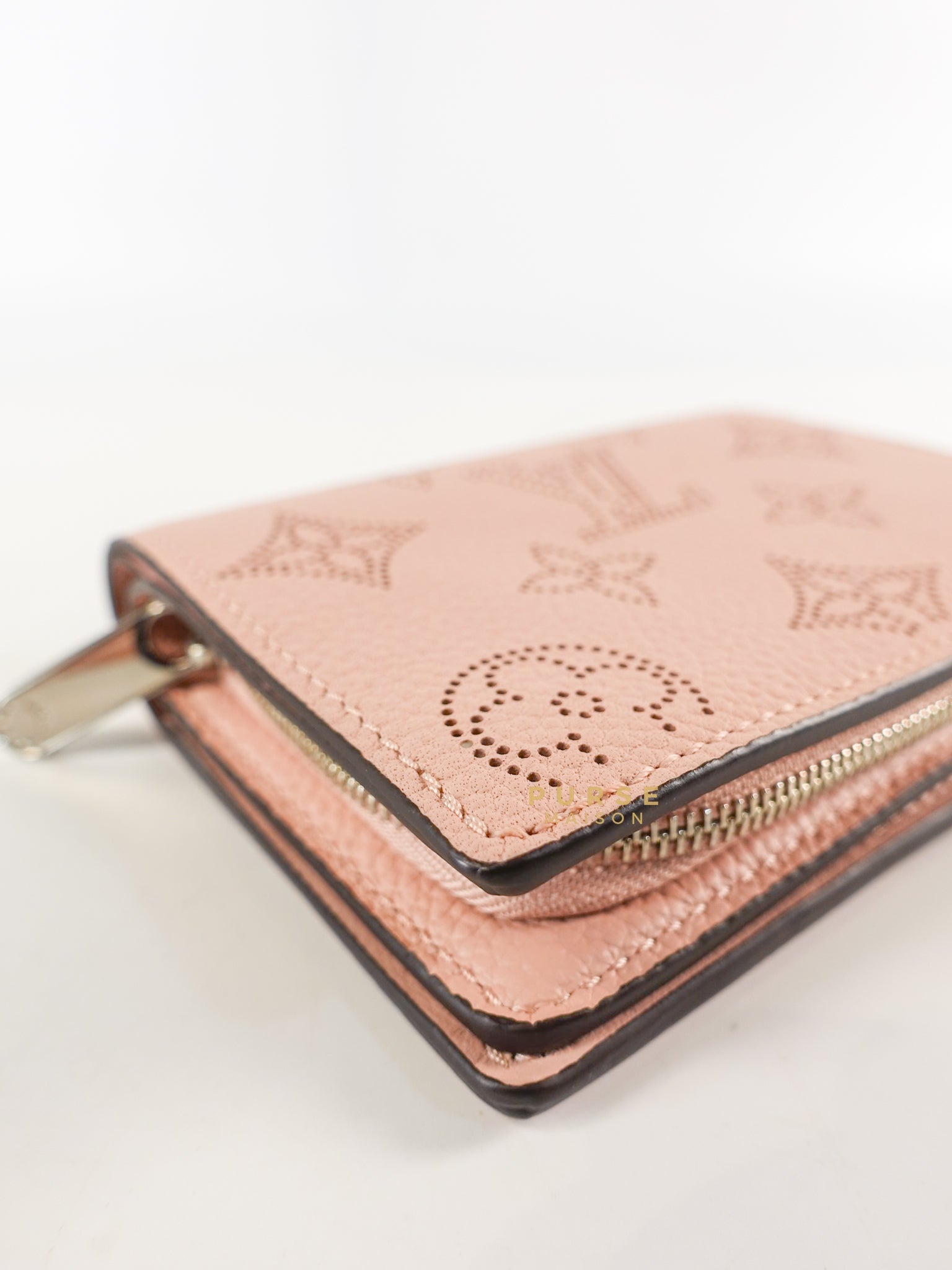 Cléa Wallet in Rose Jasmin Mahina Leather (Microchip) | Purse Maison Luxury Bags Shop