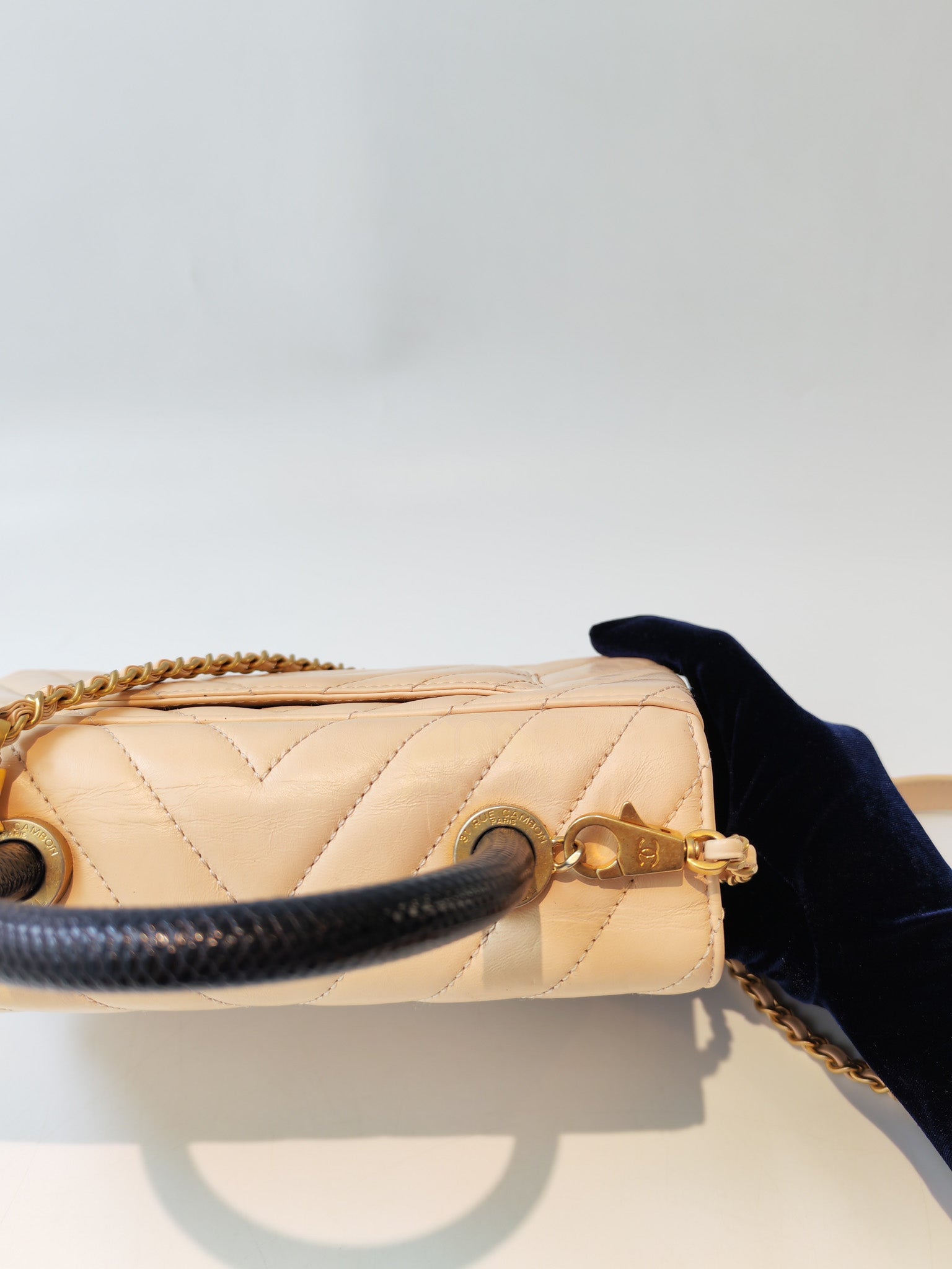 Coco Handle Small in Beige Lizard Embossed Handle & Aged Gold Hardware(Series 25) | Purse Maison Luxury Bags Shop