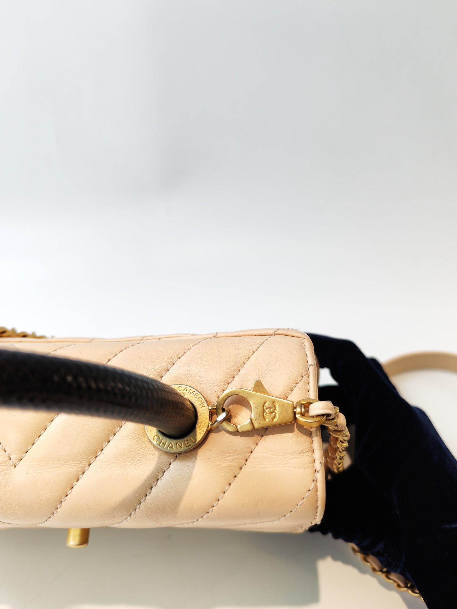 Coco Handle Small in Beige Lizard Embossed Handle & Aged Gold Hardware(Series 25) | Purse Maison Luxury Bags Shop