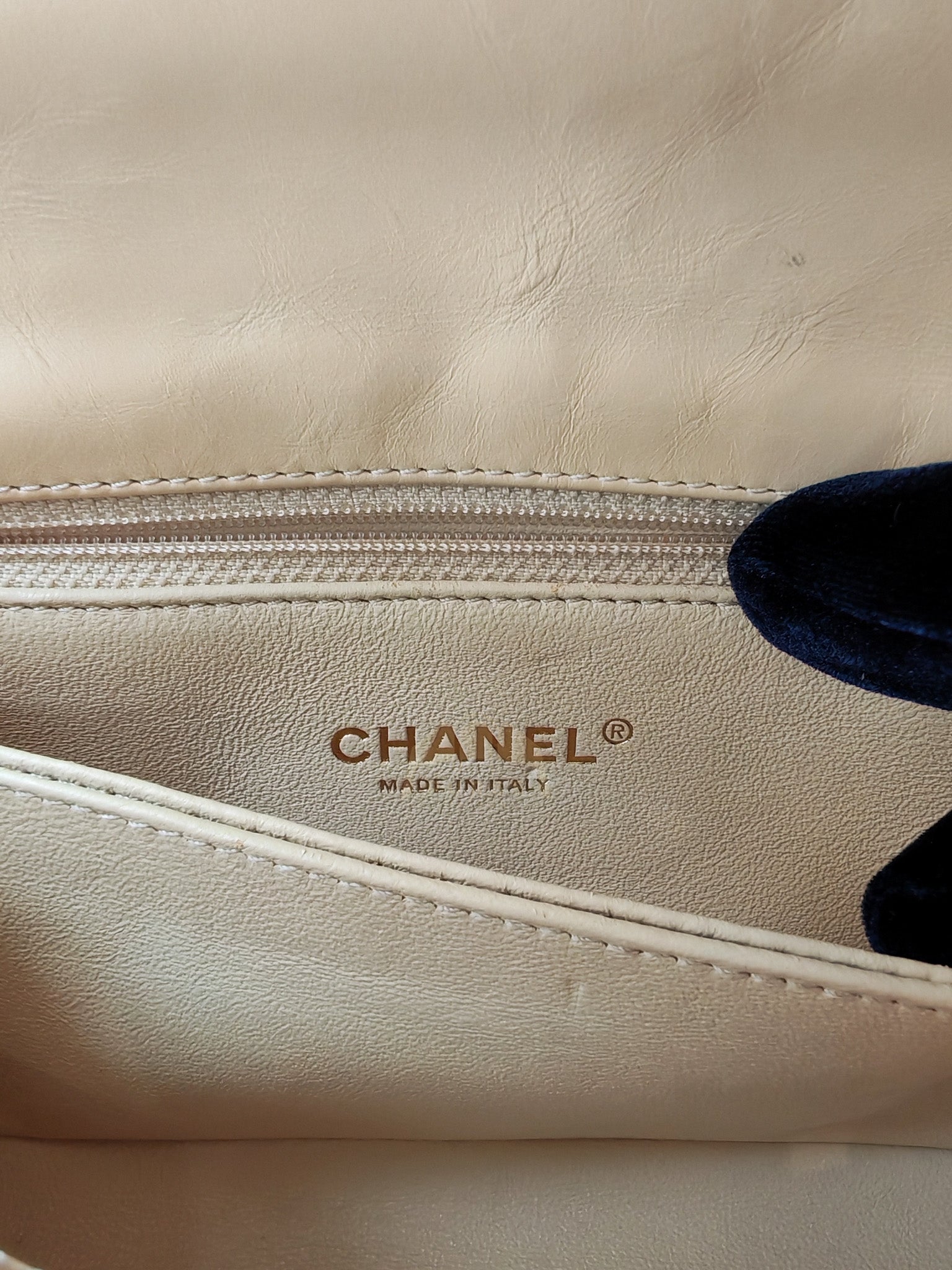 Coco Handle Small in Beige Lizard Embossed Handle & Aged Gold Hardware(Series 25) | Purse Maison Luxury Bags Shop