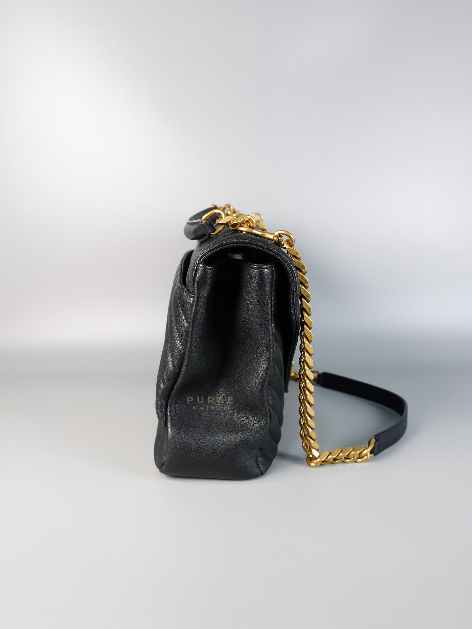 College Large in Black Chevron Quilted Leather | Purse Maison Luxury Bags Shop